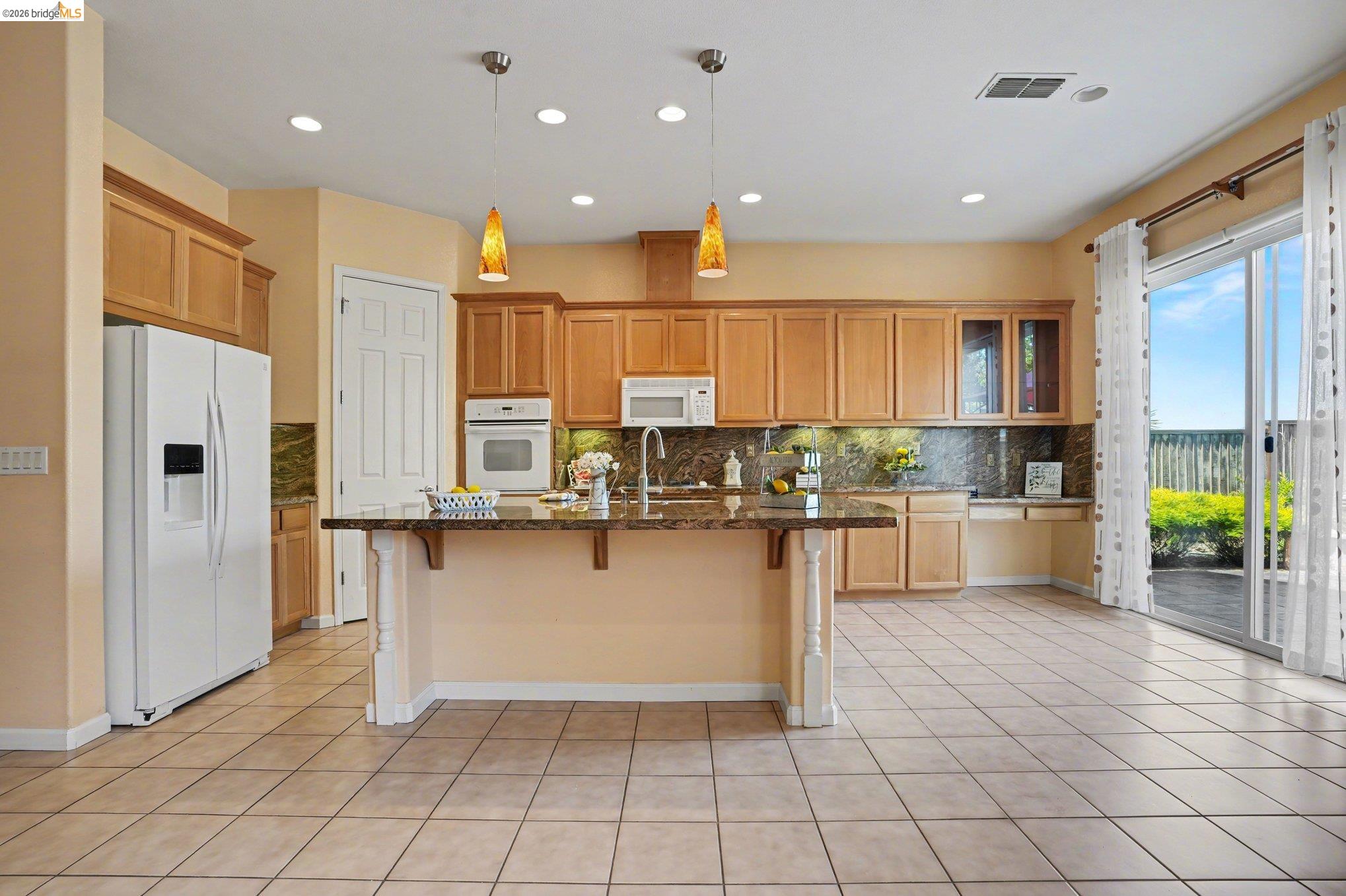 Detail Gallery Image 7 of 58 For 3341 Park Ridge Dr, North Richmond,  CA 94806 - 5 Beds | 4 Baths