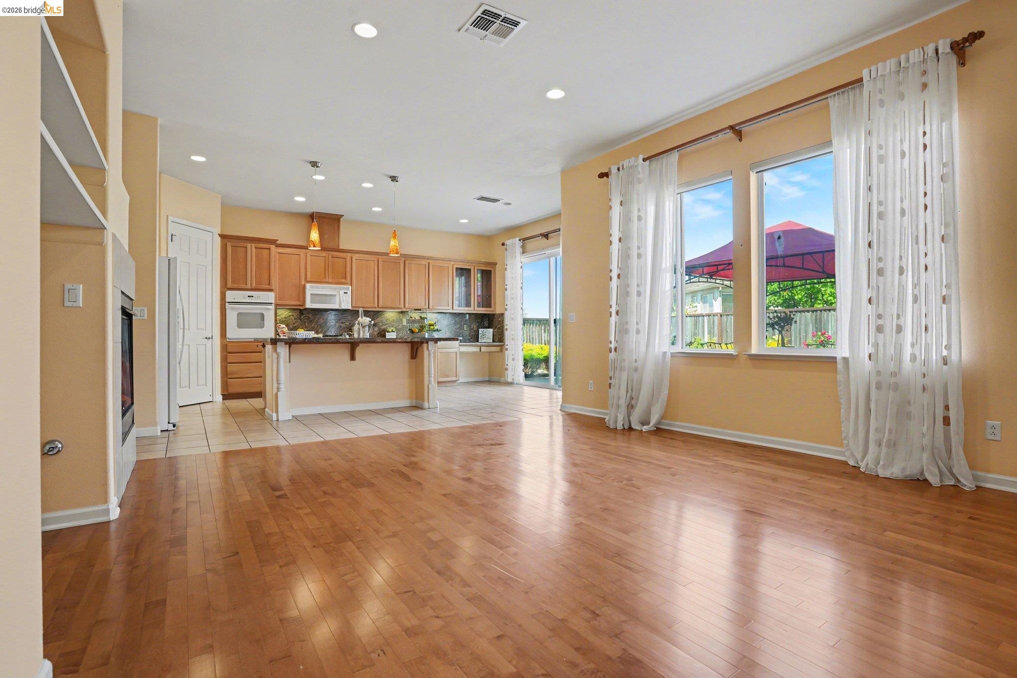 Detail Gallery Image 10 of 58 For 3341 Park Ridge Dr, North Richmond,  CA 94806 - 5 Beds | 4 Baths