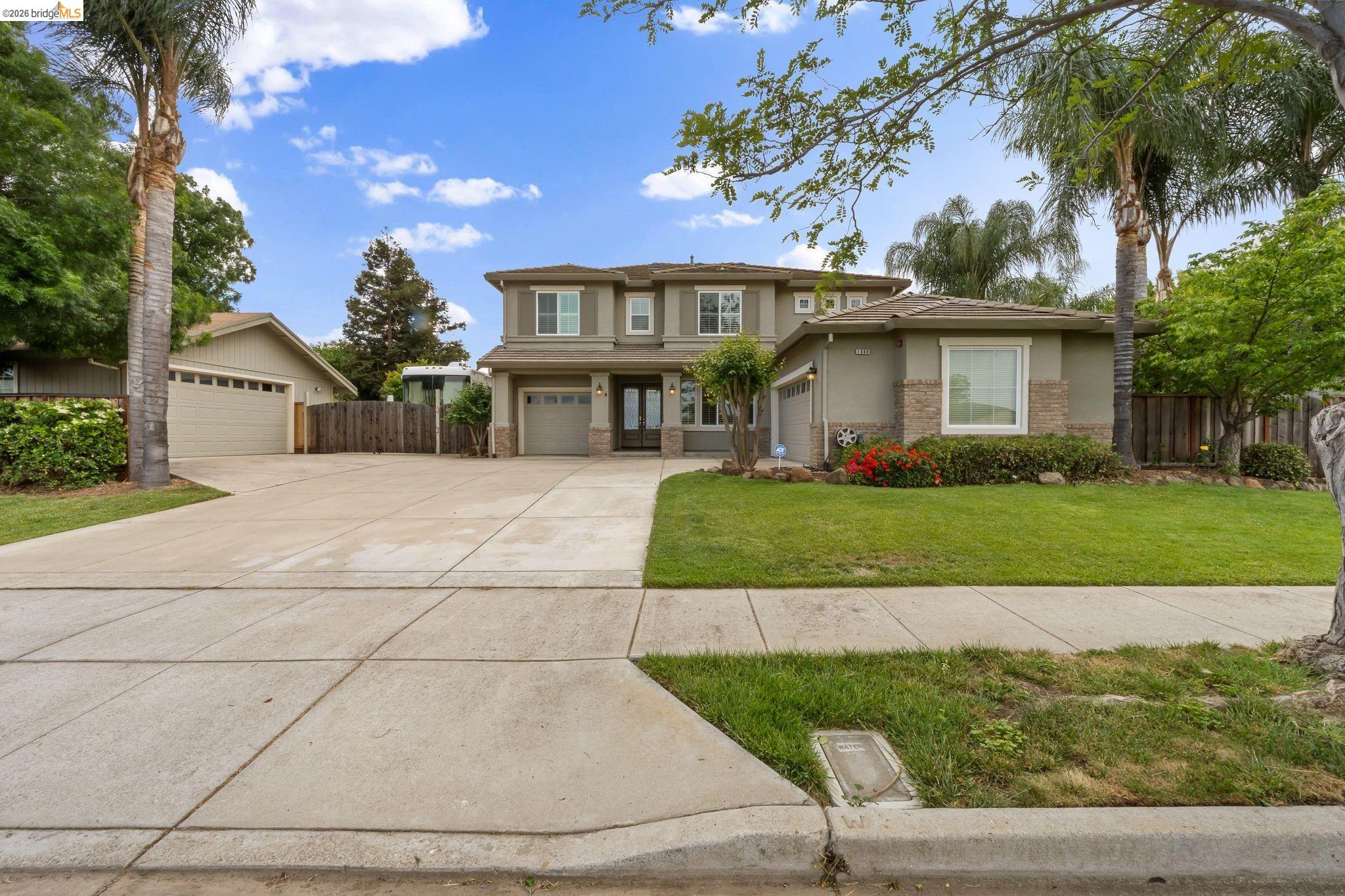 Front Image Thumbnail for EB41130565