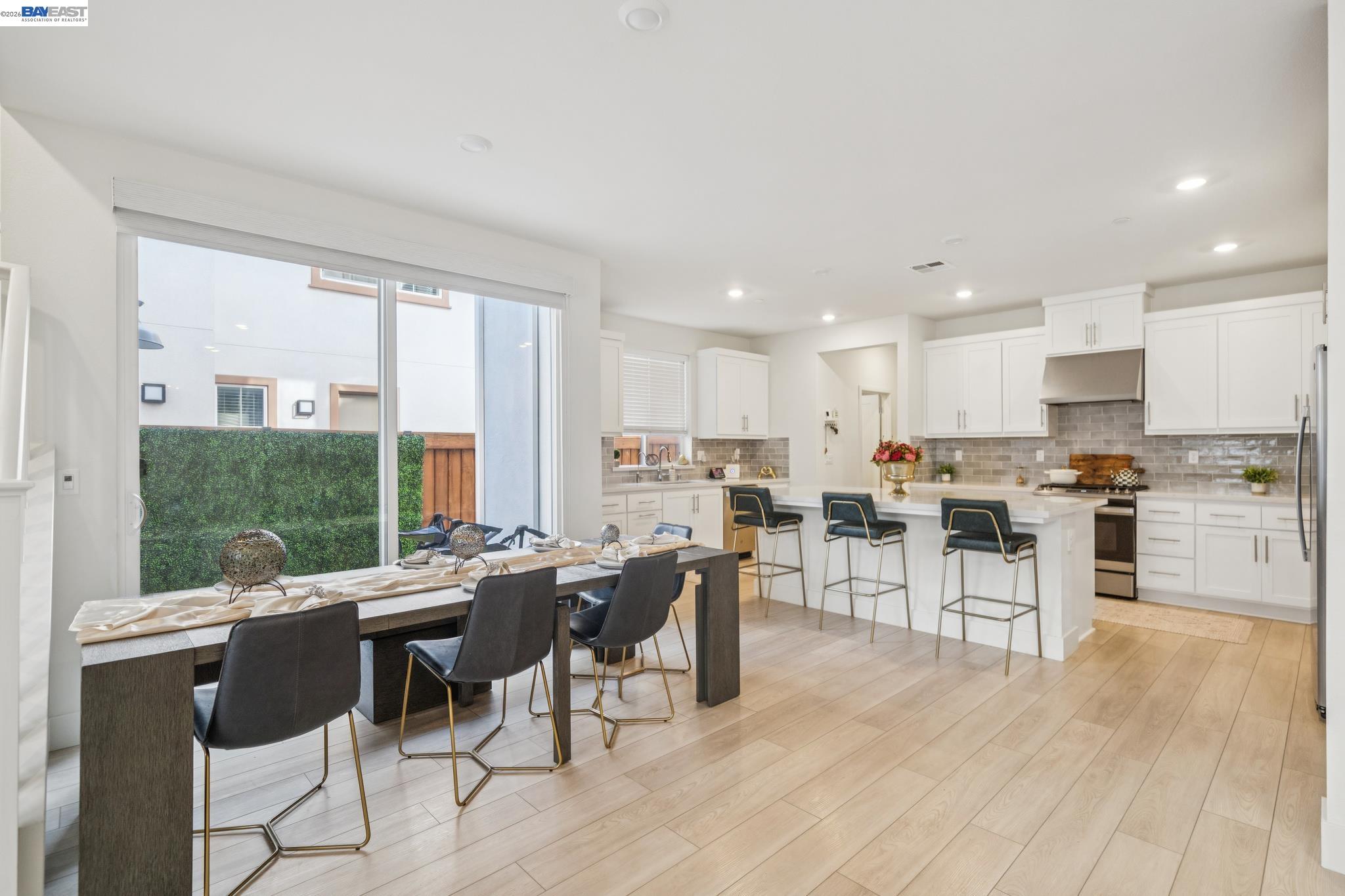 Detail Gallery Image 6 of 59 For 37231 Sand Bar Place, Newark,  CA 94560 - 4 Beds | 3/1 Baths