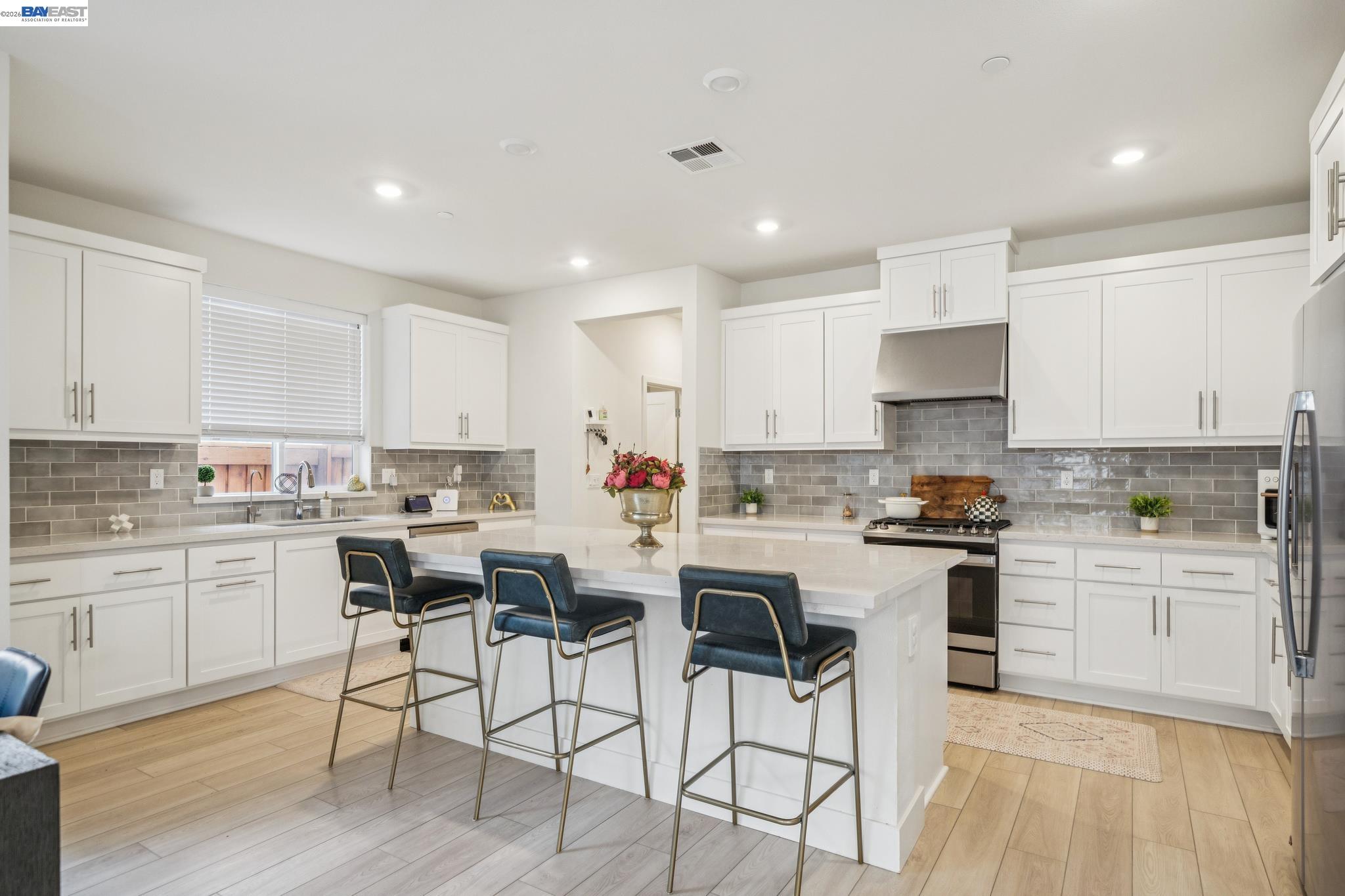 Detail Gallery Image 7 of 59 For 37231 Sand Bar Place, Newark,  CA 94560 - 4 Beds | 3/1 Baths