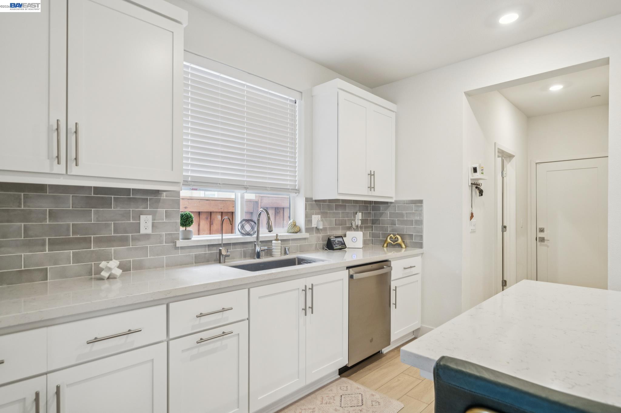 Detail Gallery Image 8 of 59 For 37231 Sand Bar Place, Newark,  CA 94560 - 4 Beds | 3/1 Baths