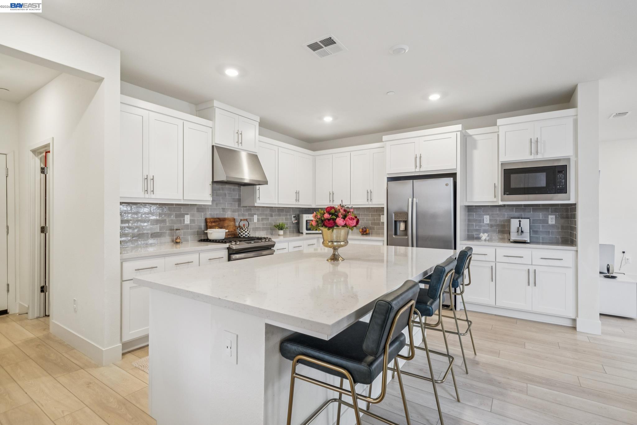 Detail Gallery Image 9 of 59 For 37231 Sand Bar Place, Newark,  CA 94560 - 4 Beds | 3/1 Baths