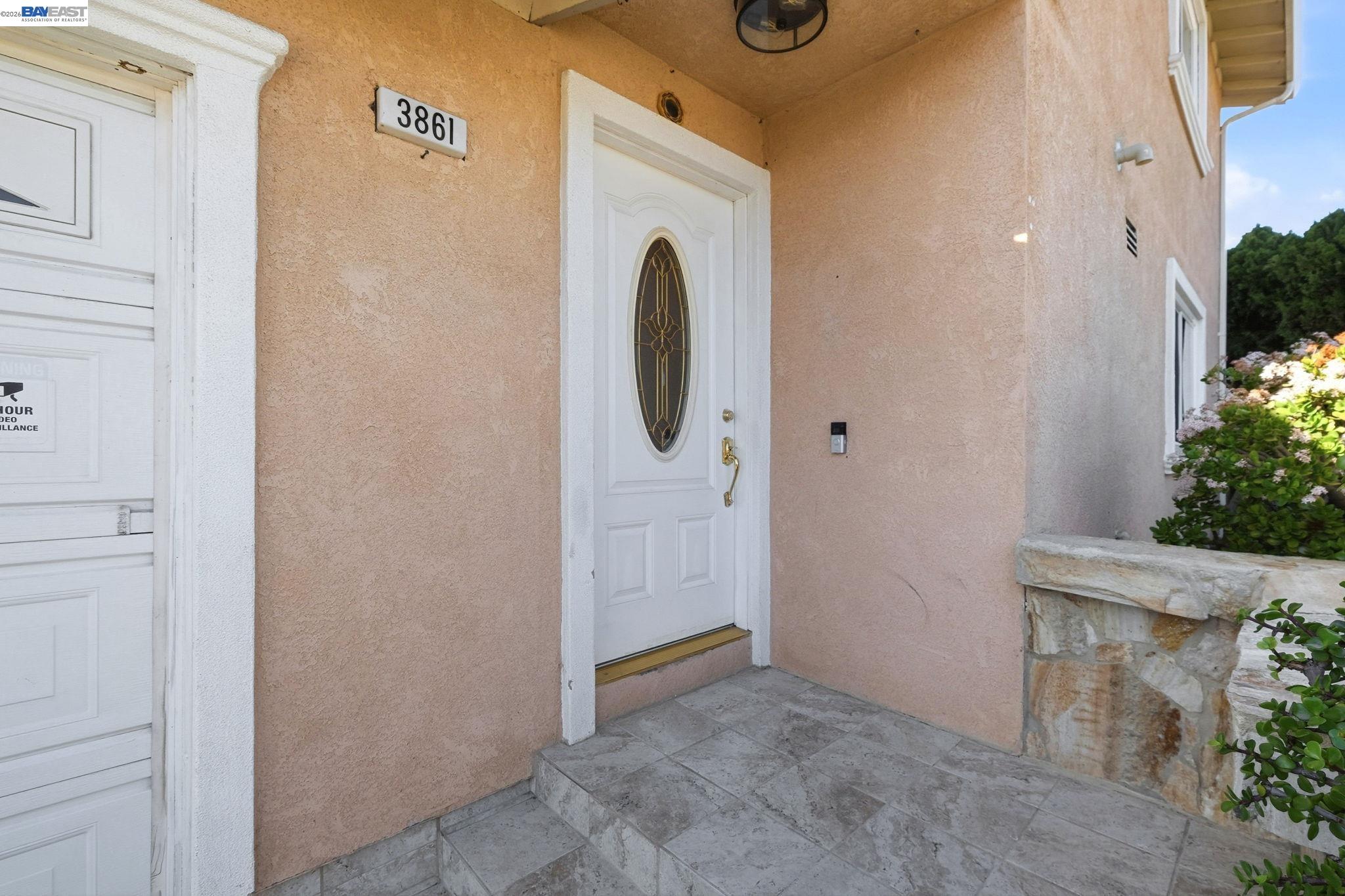 Detail Gallery Image 2 of 26 For 3861 Cosmic Pl, Fremont,  CA 94538 - 4 Beds | 2/1 Baths