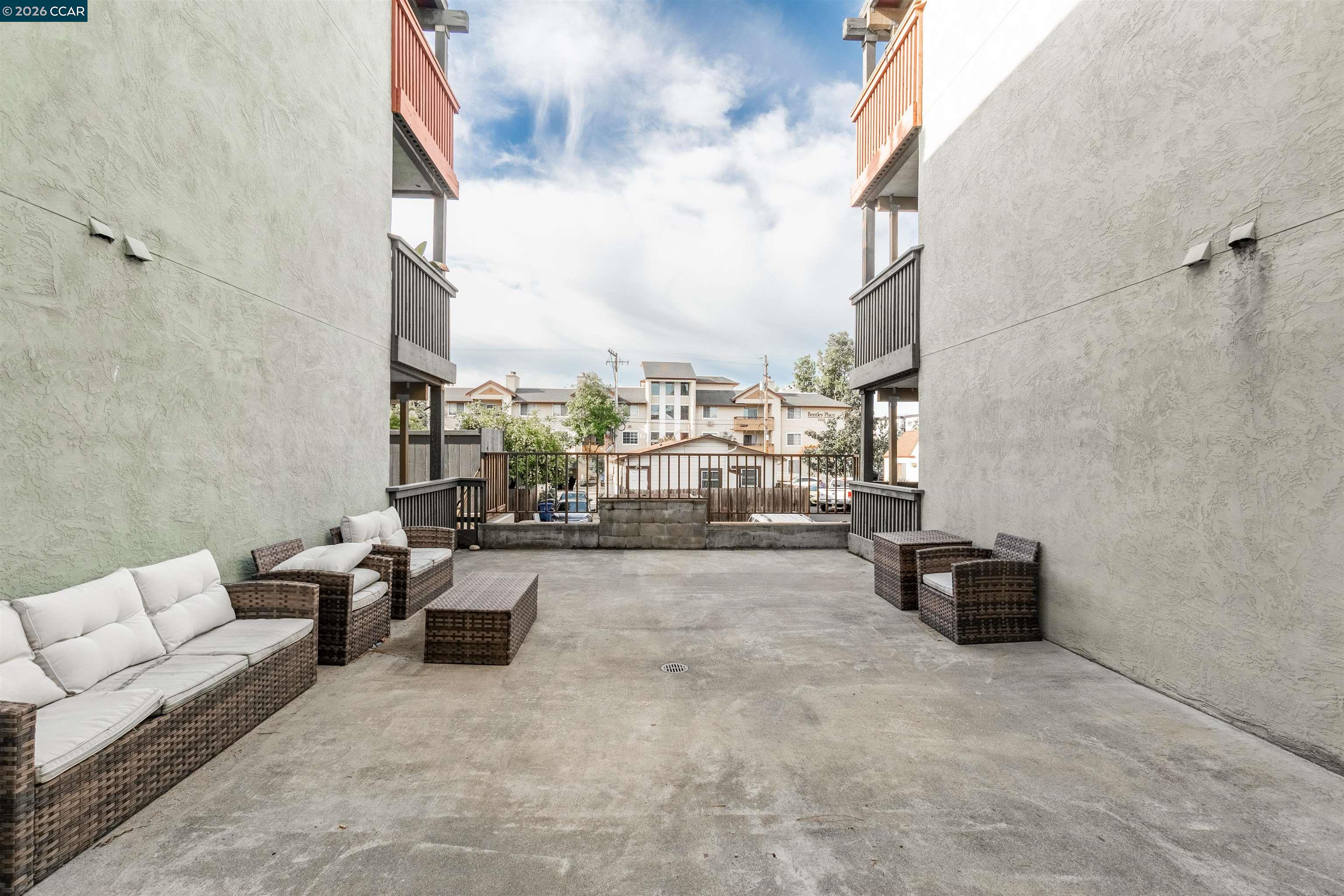 Detail Gallery Image 30 of 38 For 1315 a St #206,  Hayward,  CA 94541 - 2 Beds | 2 Baths