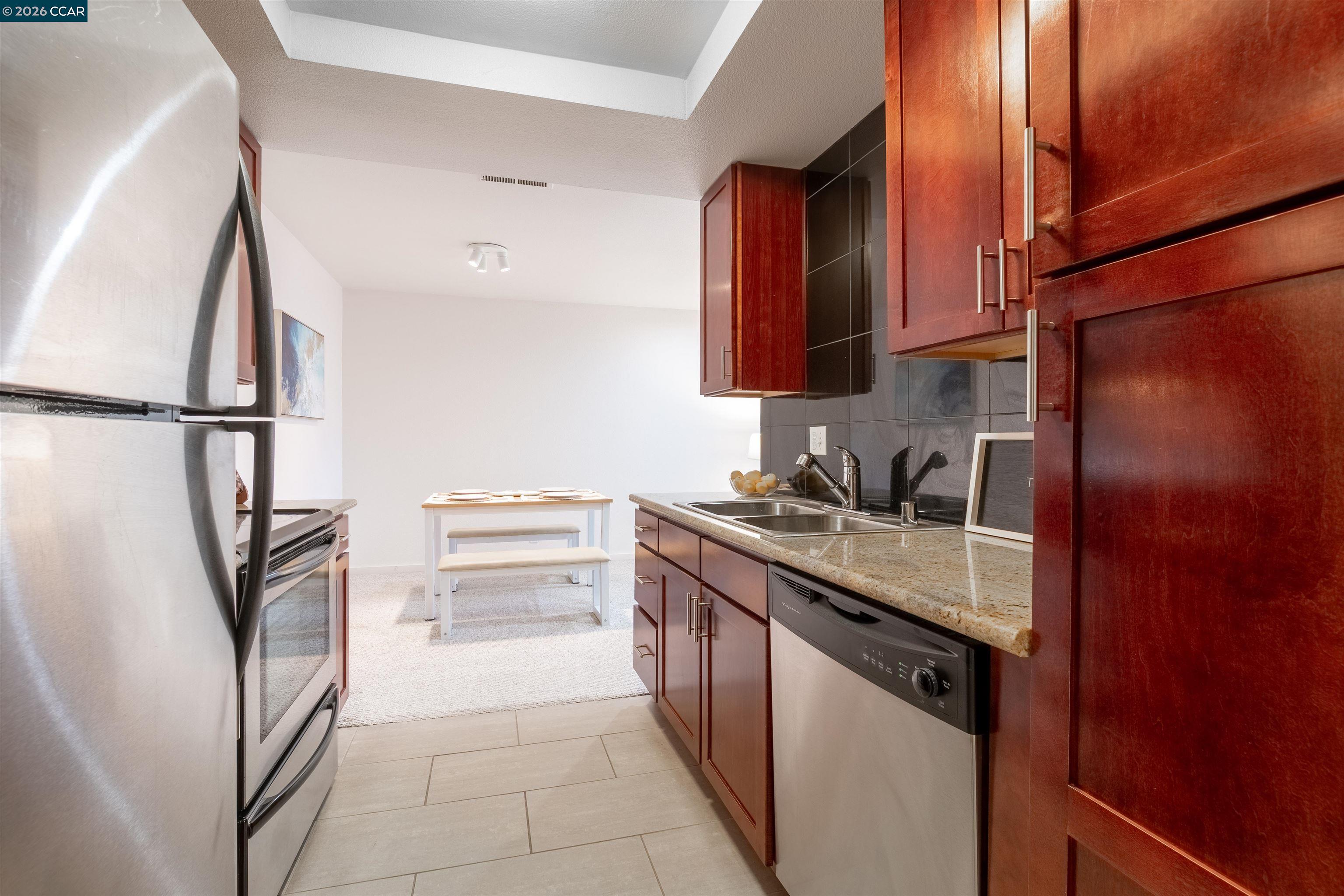 Detail Gallery Image 8 of 38 For 1315 a St #206,  Hayward,  CA 94541 - 2 Beds | 2 Baths