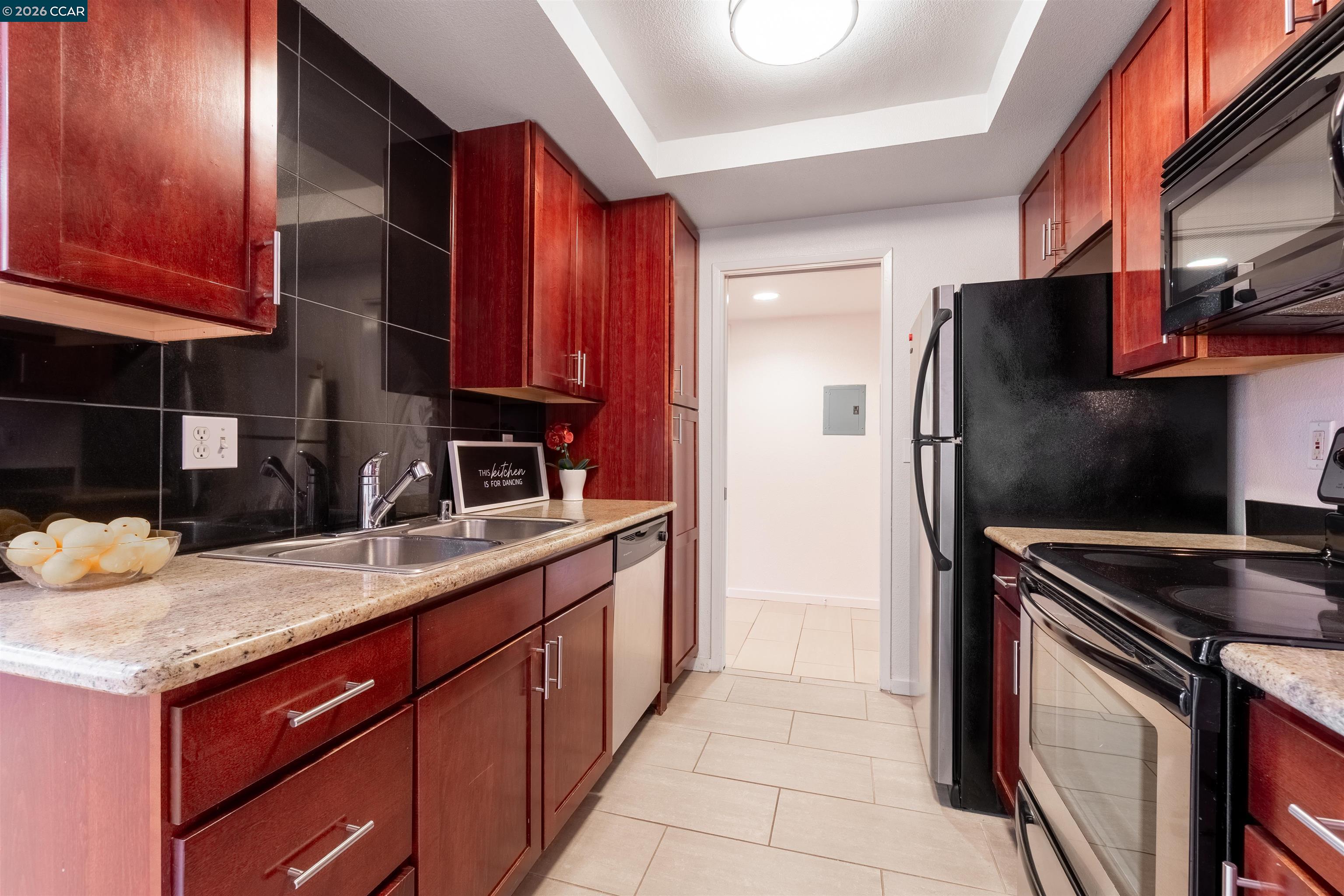 Detail Gallery Image 9 of 38 For 1315 a St #206,  Hayward,  CA 94541 - 2 Beds | 2 Baths