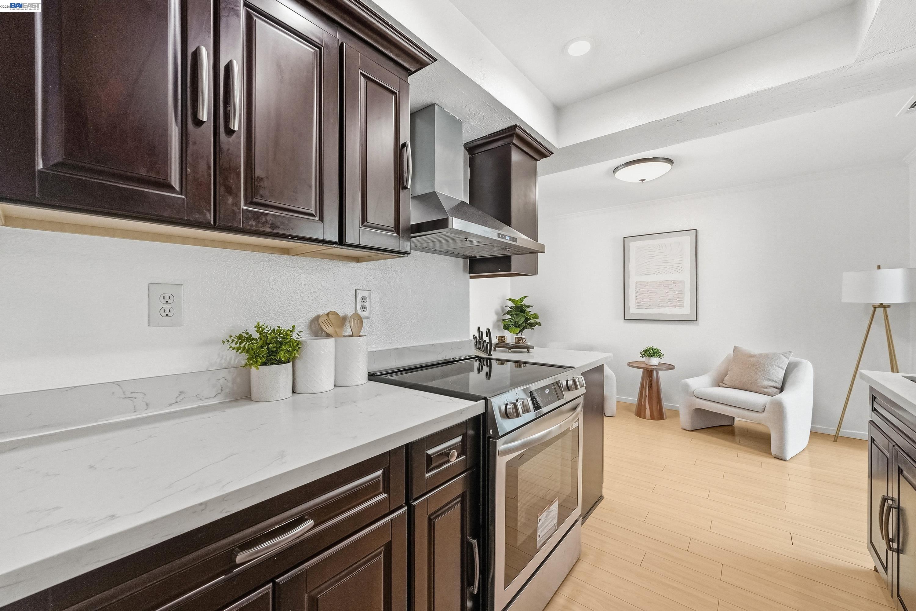 Photo #8: 41130605 Listing: Photo #8