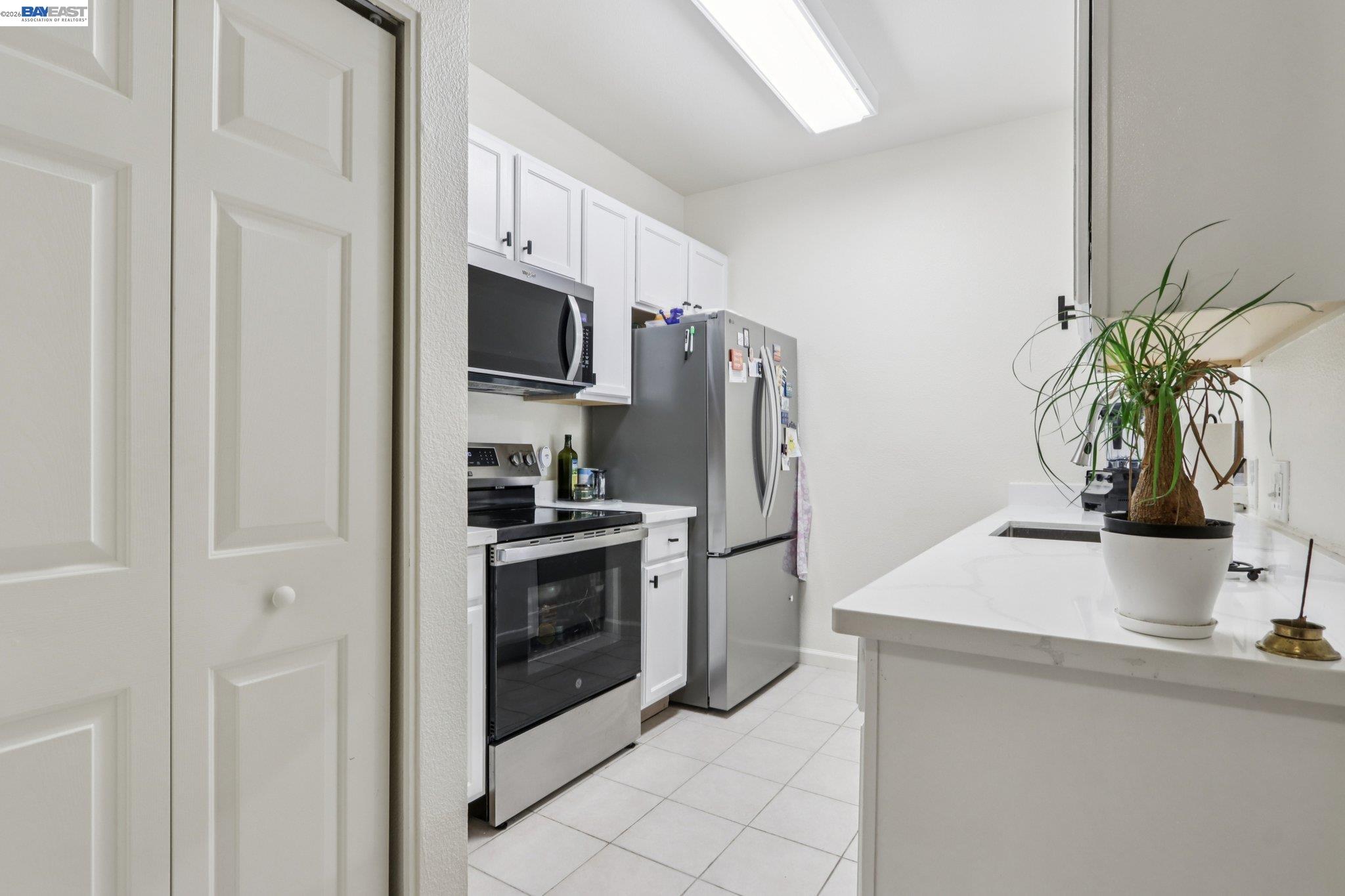 Detail Gallery Image 1 of 1 For 2255 Showers Dr #111,  Mountain View,  CA 94040 - 1 Beds | 1 Baths