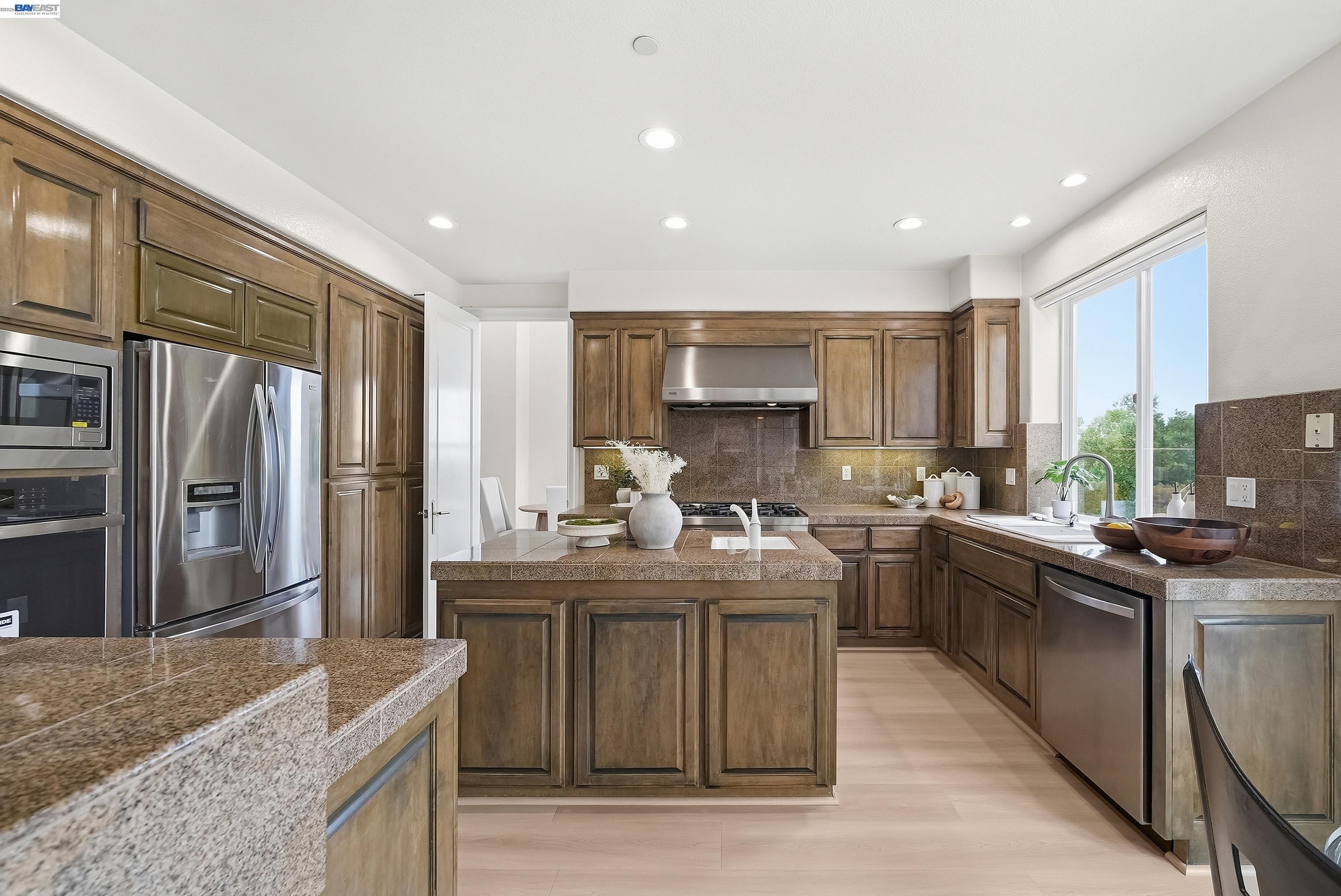 Detail Gallery Image 16 of 70 For 47652 Avalon Heights Ter, Fremont,  CA 94539 - 4 Beds | 3/1 Baths