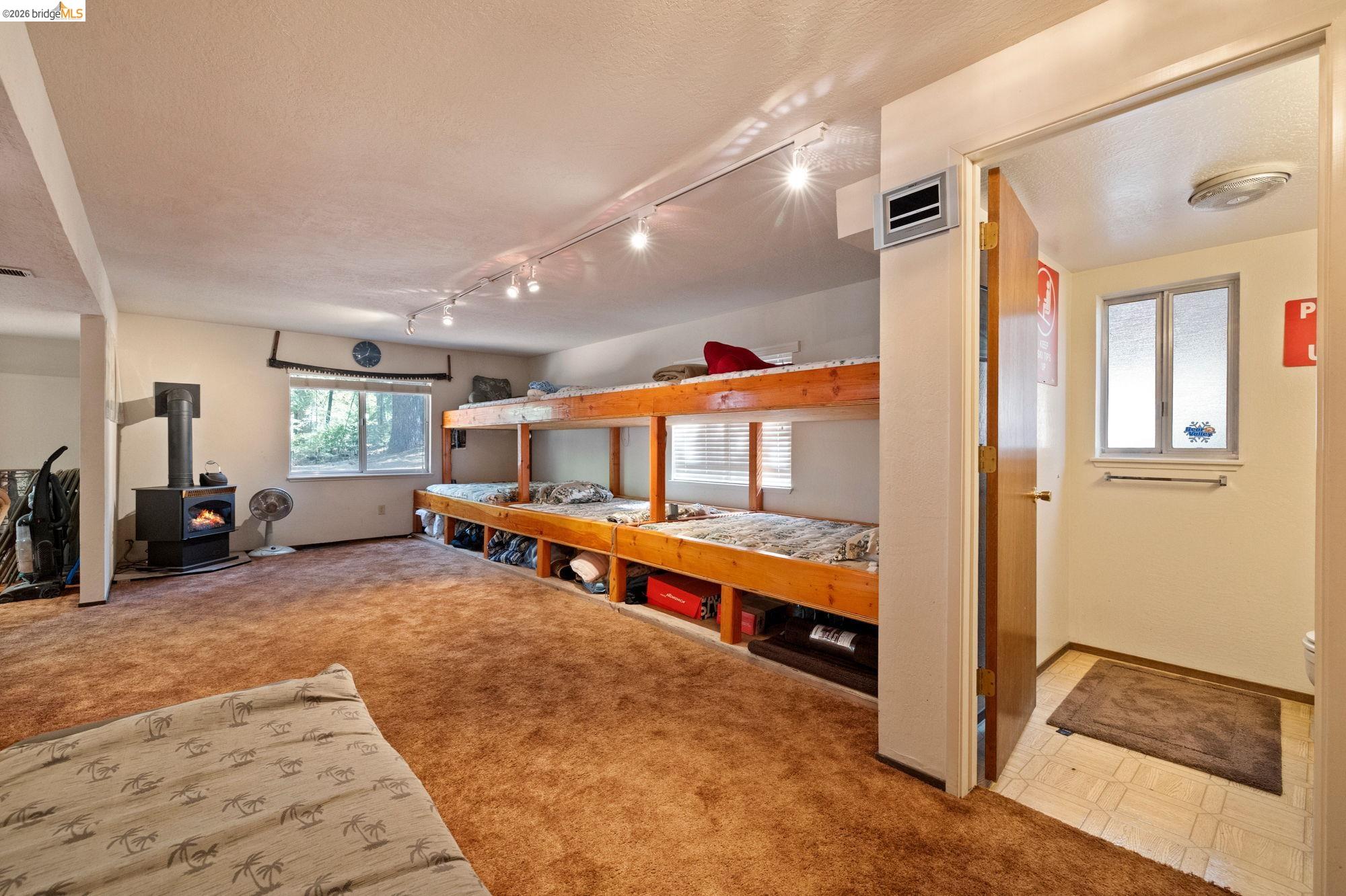 Detail Gallery Image 15 of 22 For 2119 Silverado Way, Arnold,  CA 95223 - 3 Beds | 2/1 Baths