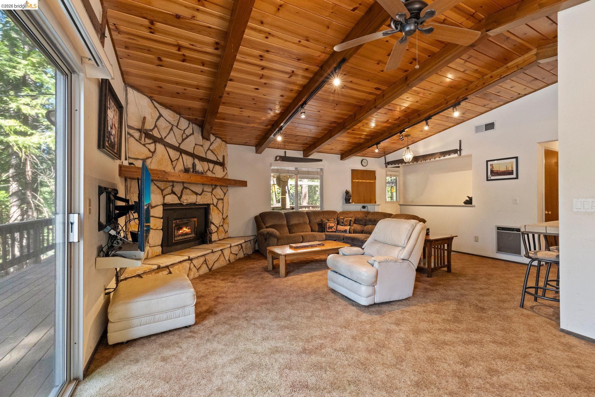 Detail Gallery Image 3 of 22 For 2119 Silverado Way, Arnold,  CA 95223 - 3 Beds | 2/1 Baths