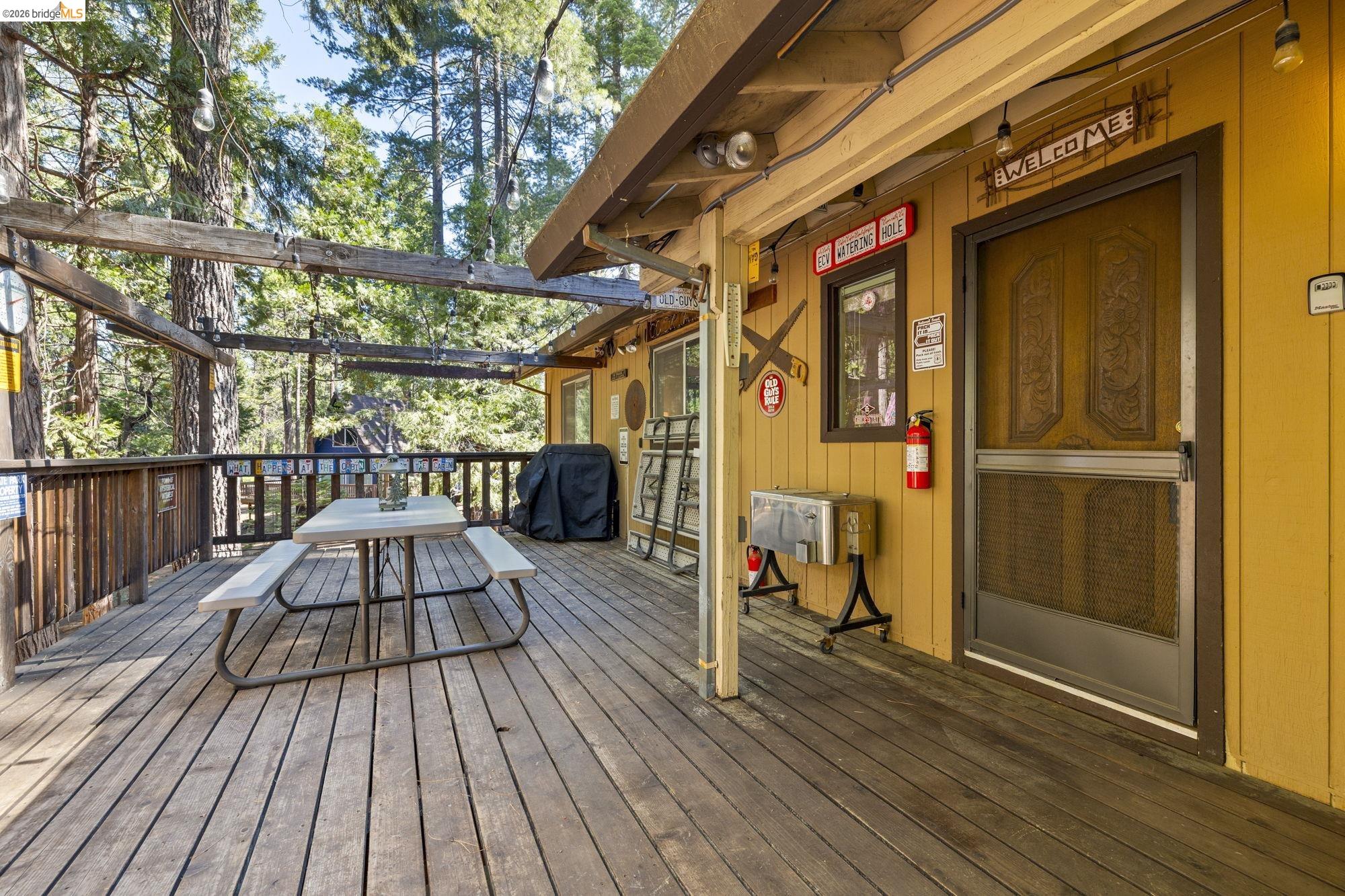 Detail Gallery Image 8 of 22 For 2119 Silverado Way, Arnold,  CA 95223 - 3 Beds | 2/1 Baths