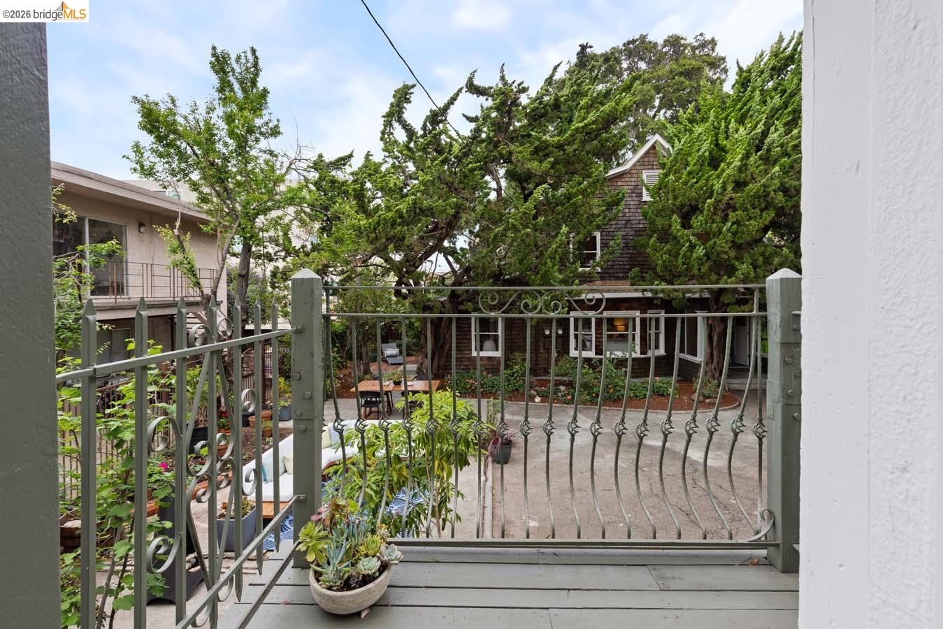 Detail Gallery Image 26 of 60 For 1937 Haste St, Berkeley,  CA 94704 - – Beds | – Baths