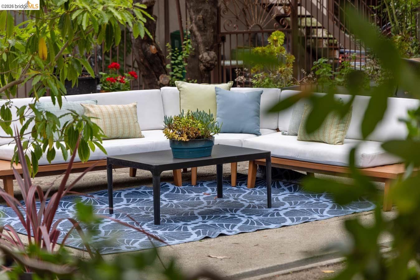 Detail Gallery Image 8 of 60 For 1937 Haste St, Berkeley,  CA 94704 - – Beds | – Baths