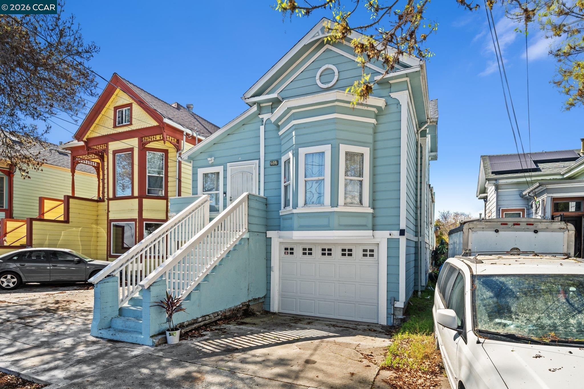 Detail Gallery Image 2 of 44 For 2517 Filbert St, Oakland,  CA 94607 - 4 Beds | 2 Baths