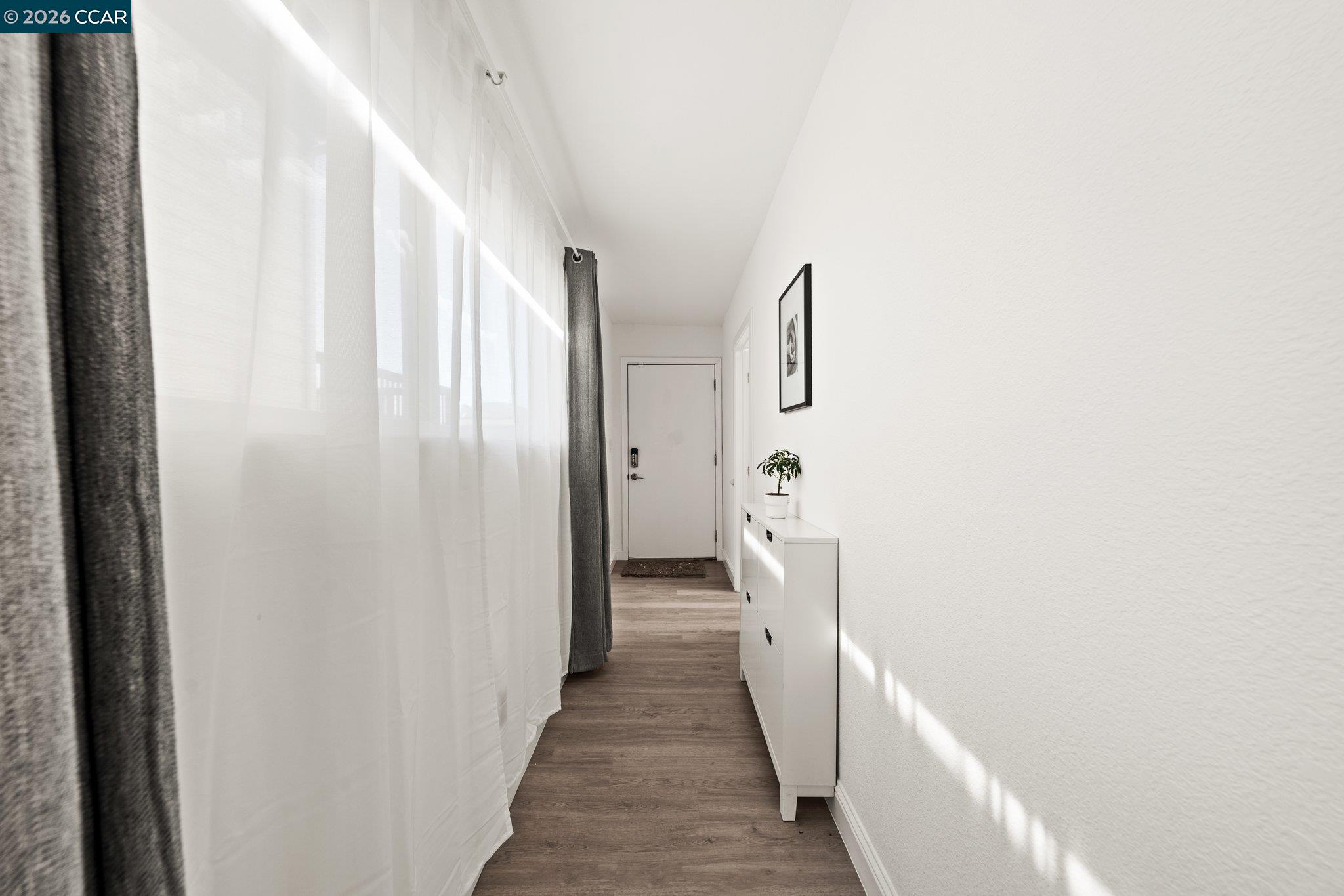 Detail Gallery Image 25 of 44 For 2517 Filbert St, Oakland,  CA 94607 - 4 Beds | 2 Baths