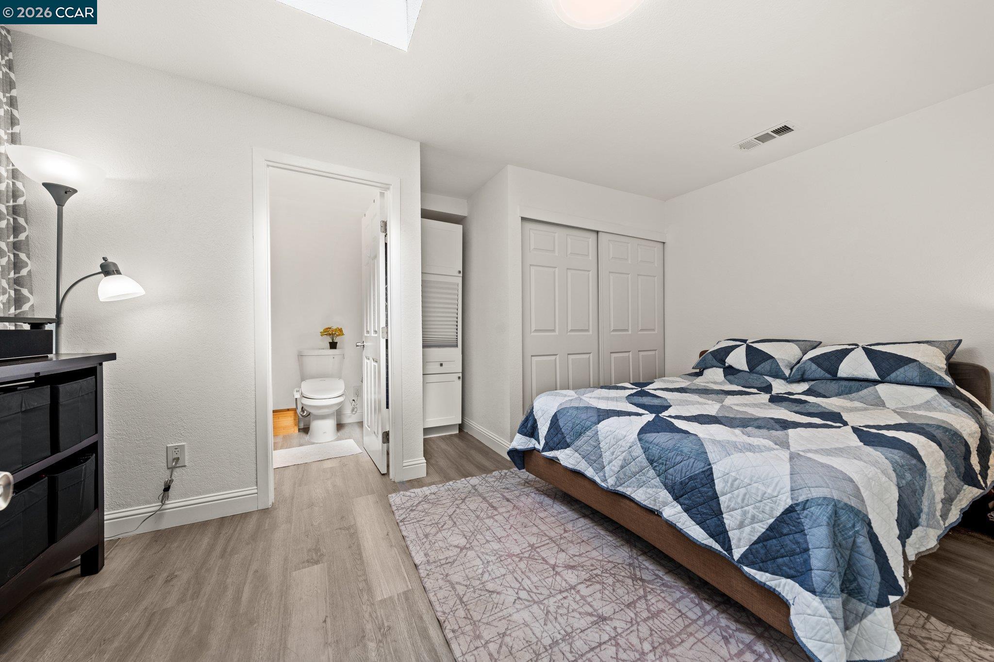 Detail Gallery Image 27 of 44 For 2517 Filbert St, Oakland,  CA 94607 - 4 Beds | 2 Baths