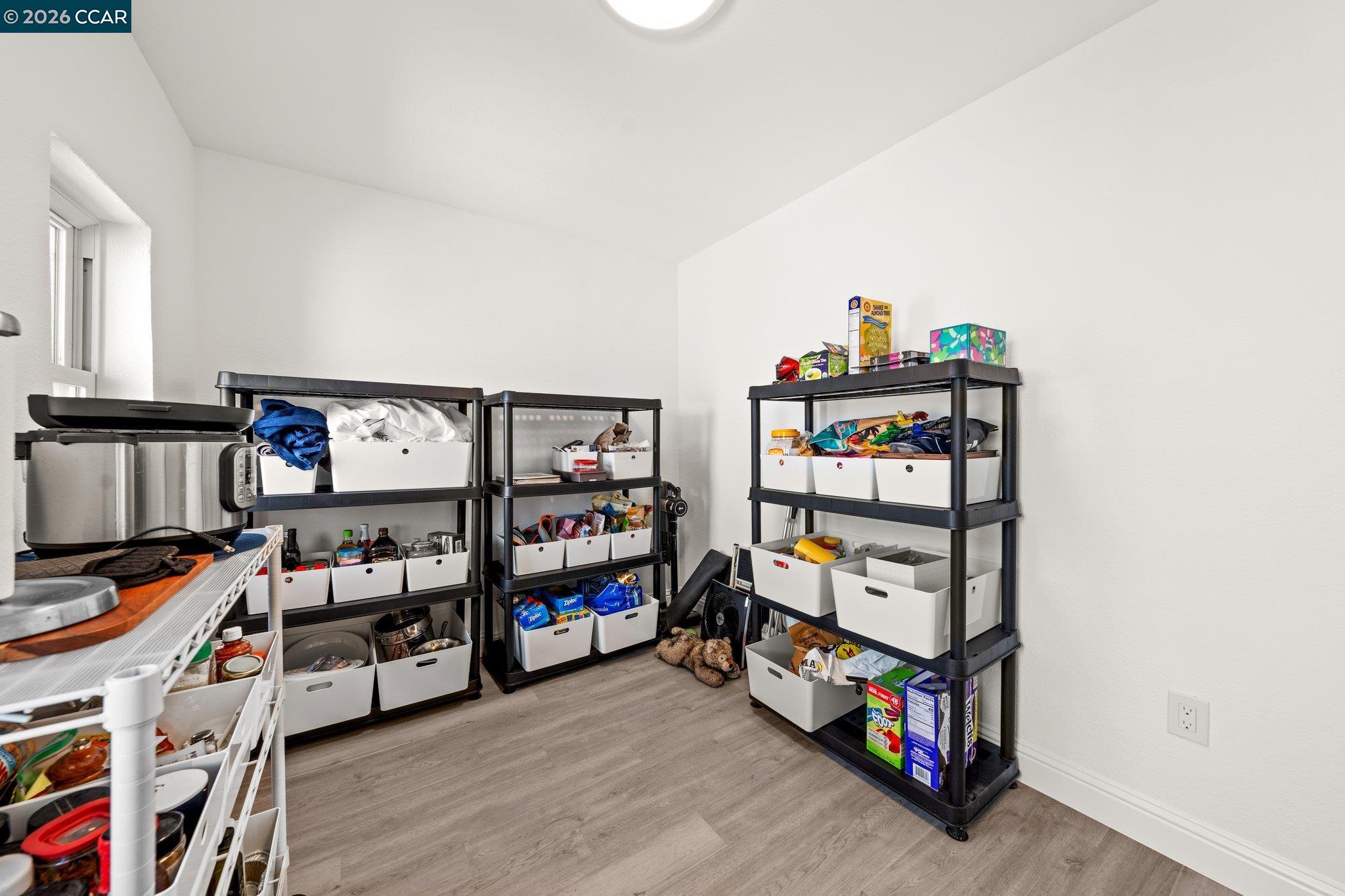 Detail Gallery Image 31 of 44 For 2517 Filbert St, Oakland,  CA 94607 - 4 Beds | 2 Baths