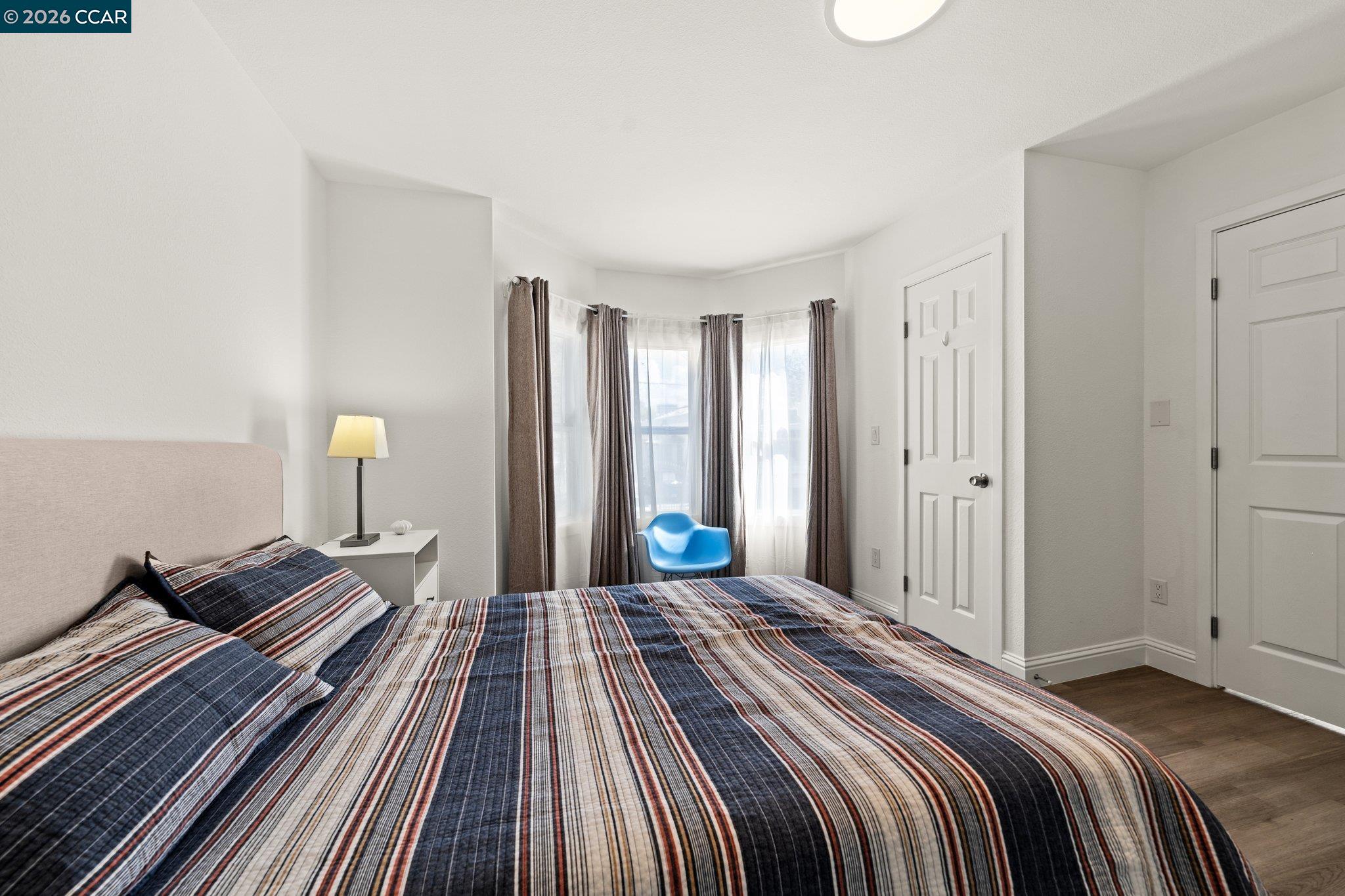 Detail Gallery Image 8 of 44 For 2517 Filbert St, Oakland,  CA 94607 - 4 Beds | 2 Baths