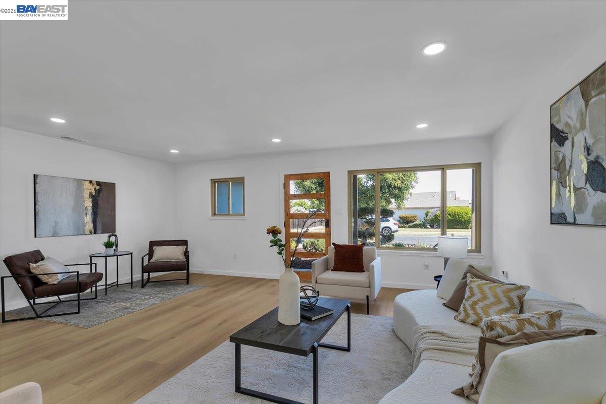 376 Oleander Ave, Alameda, CA, 94502