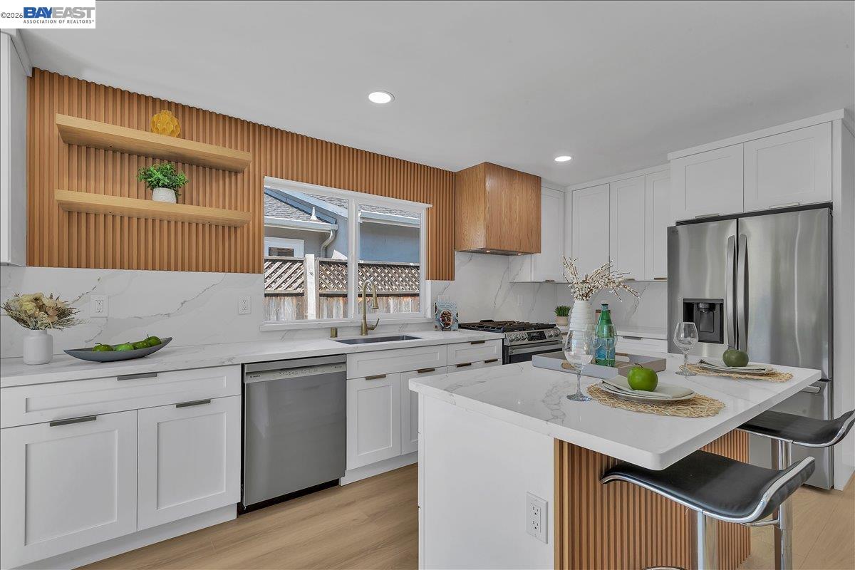 376 Oleander Ave, Alameda, CA, 94502