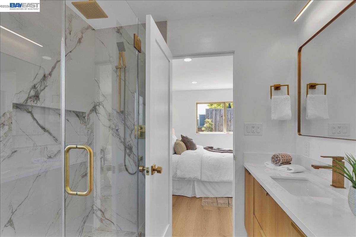 376 Oleander Ave, Alameda, CA, 94502