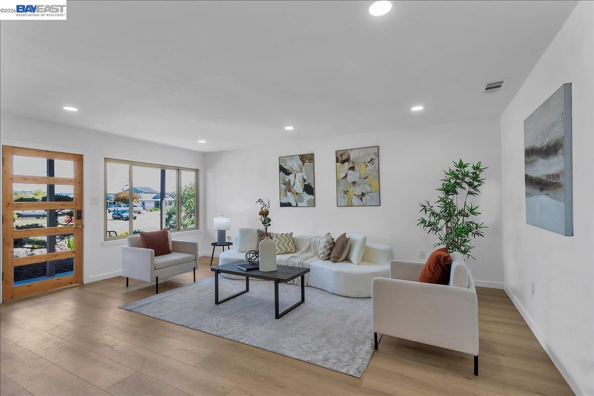 376 Oleander Ave, Alameda, CA, 94502