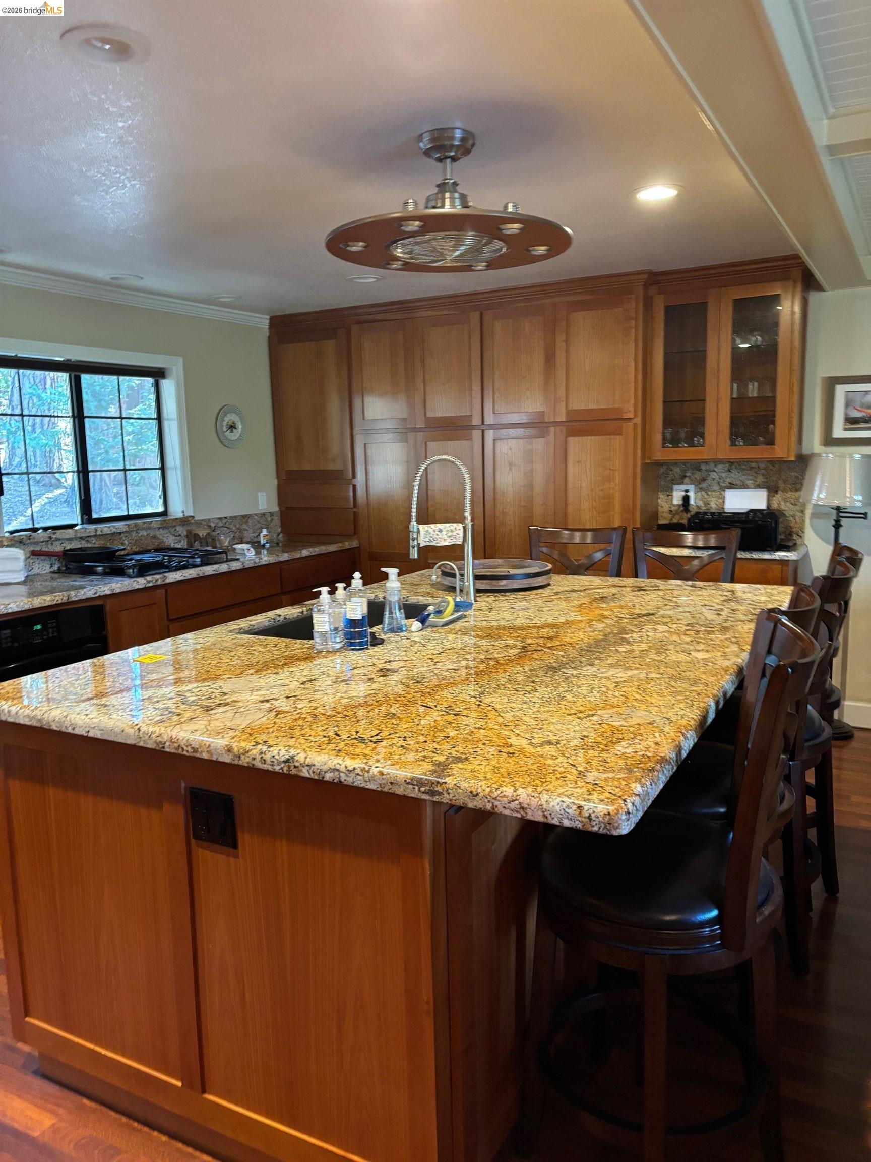 Detail Gallery Image 5 of 46 For 20728 Point View Dr., Groveland,  CA 95321 - 3 Beds | 2/1 Baths