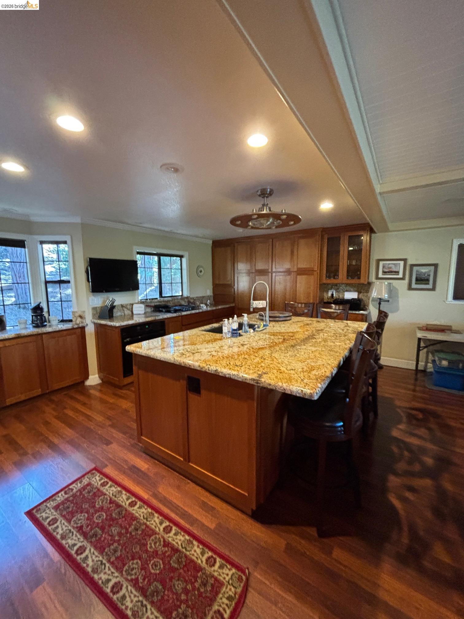 Detail Gallery Image 10 of 46 For 20728 Point View Dr., Groveland,  CA 95321 - 3 Beds | 2/1 Baths