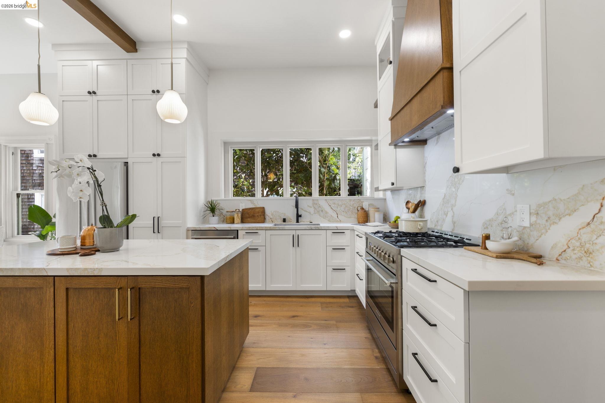 Detail Gallery Image 12 of 42 For 1325 Henry St, Berkeley,  CA 94709 - 3 Beds | 3 Baths