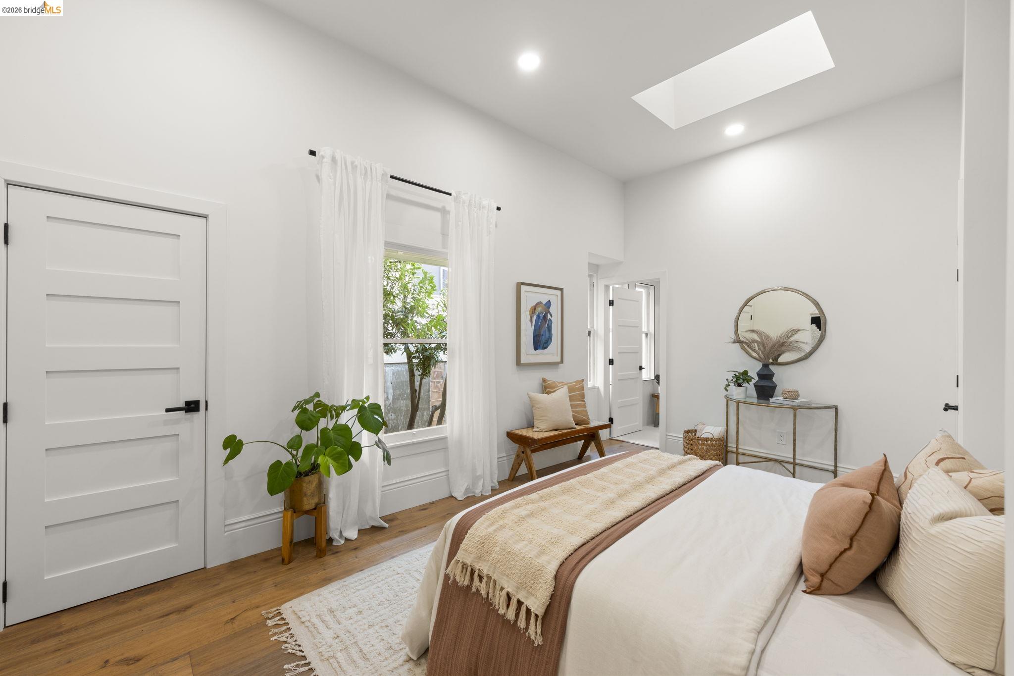 Detail Gallery Image 15 of 42 For 1325 Henry St, Berkeley,  CA 94709 - 3 Beds | 3 Baths