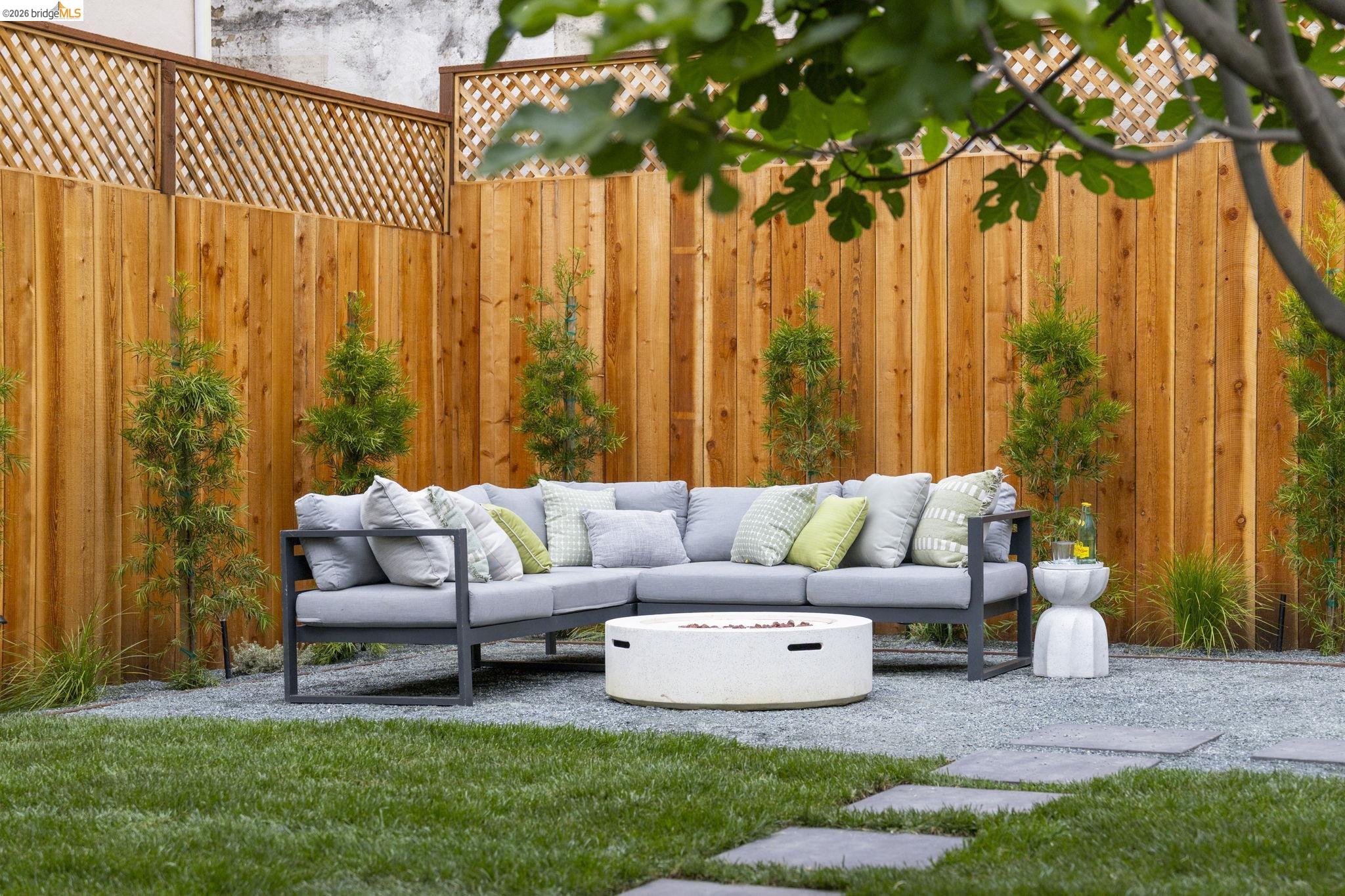 Detail Gallery Image 28 of 42 For 1325 Henry St, Berkeley,  CA 94709 - 3 Beds | 3 Baths