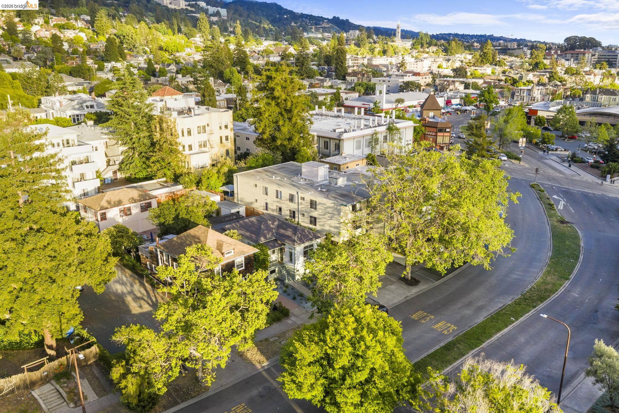 Detail Gallery Image 37 of 42 For 1325 Henry St, Berkeley,  CA 94709 - 3 Beds | 3 Baths