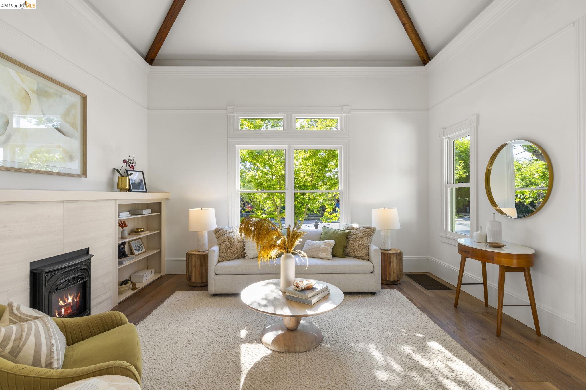 Detail Gallery Image 7 of 42 For 1325 Henry St, Berkeley,  CA 94709 - 3 Beds | 3 Baths