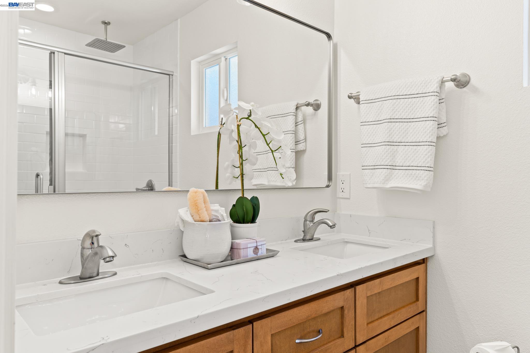 Detail Gallery Image 14 of 43 For 667 Gleneagle Ave, Hayward,  CA 94544 - 4 Beds | 3 Baths