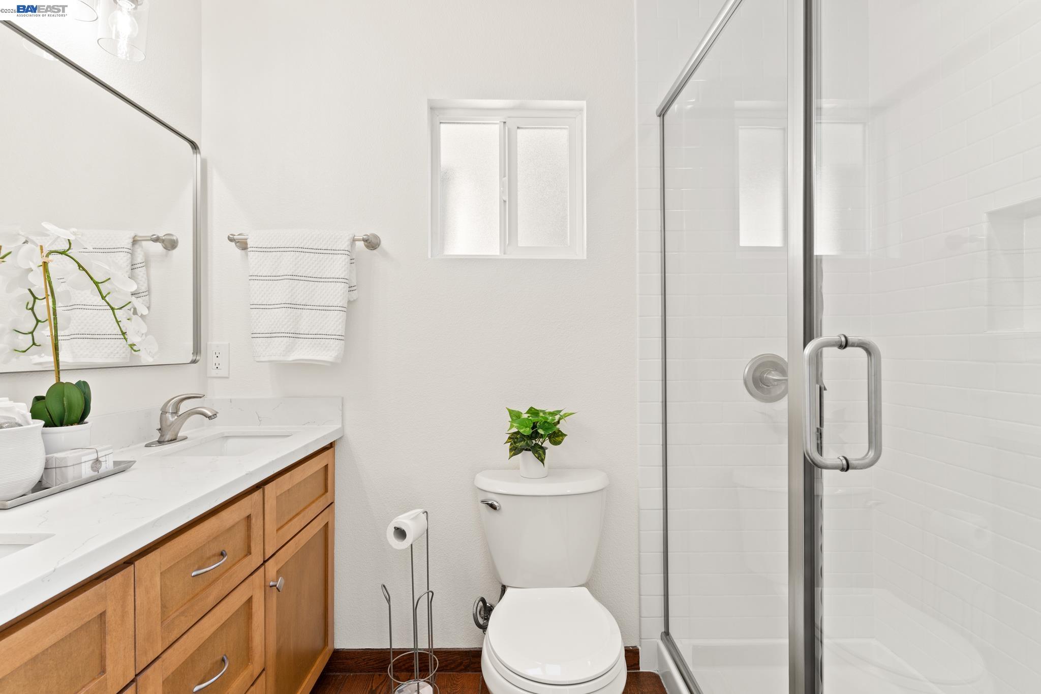 Detail Gallery Image 15 of 43 For 667 Gleneagle Ave, Hayward,  CA 94544 - 4 Beds | 3 Baths