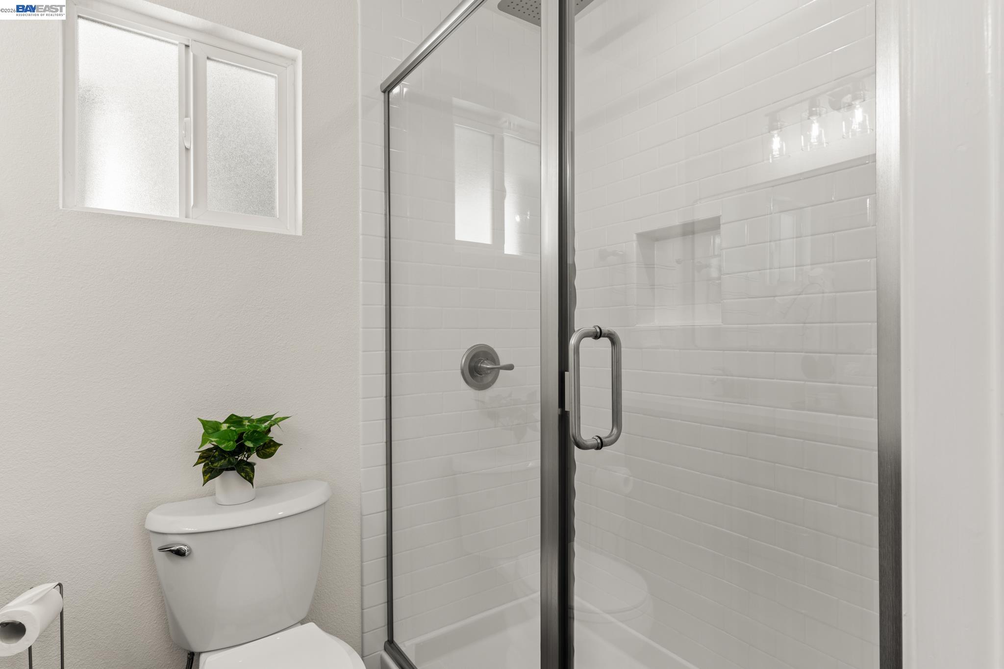 Detail Gallery Image 17 of 43 For 667 Gleneagle Ave, Hayward,  CA 94544 - 4 Beds | 3 Baths