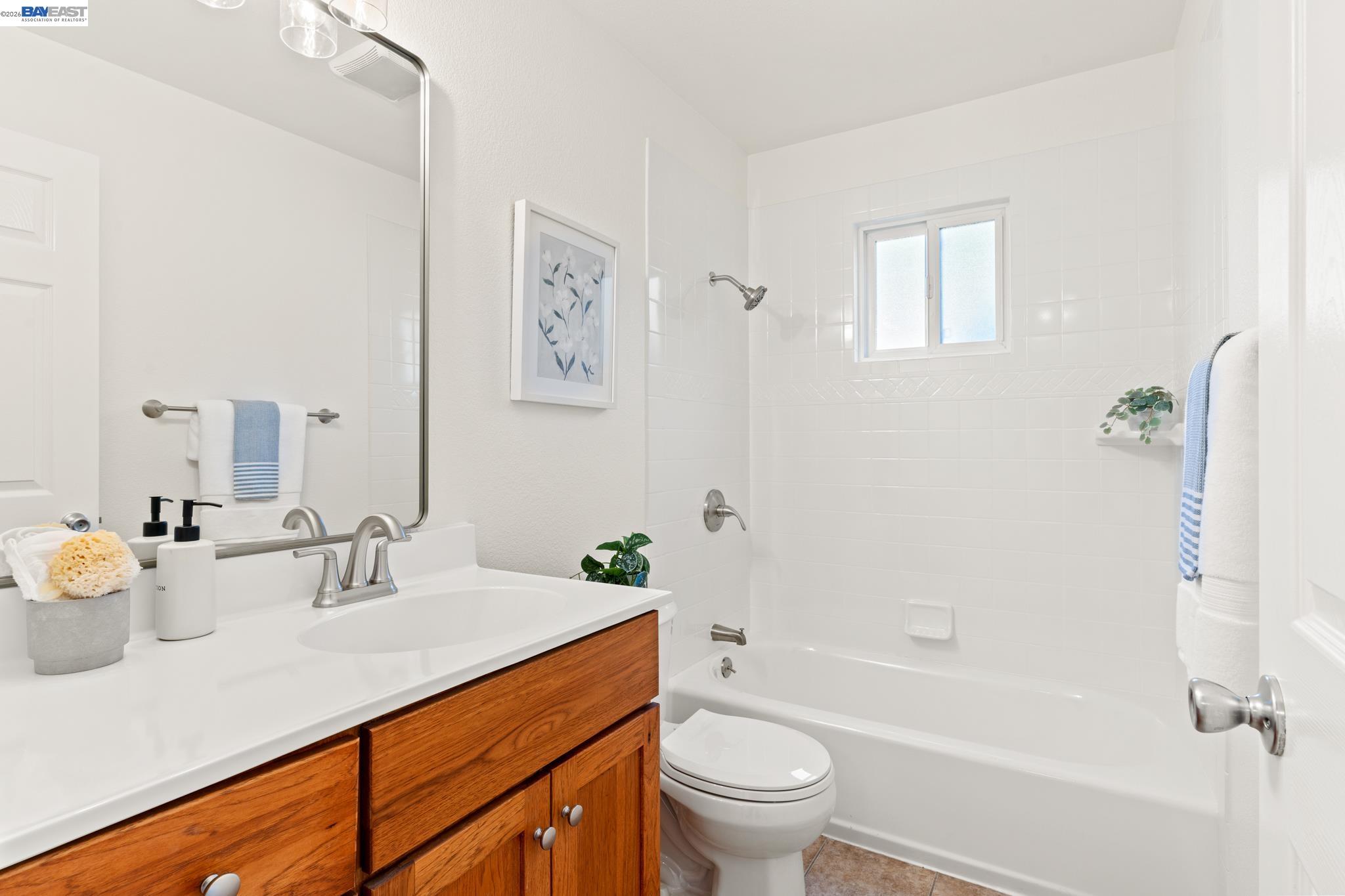 Detail Gallery Image 18 of 43 For 667 Gleneagle Ave, Hayward,  CA 94544 - 4 Beds | 3 Baths