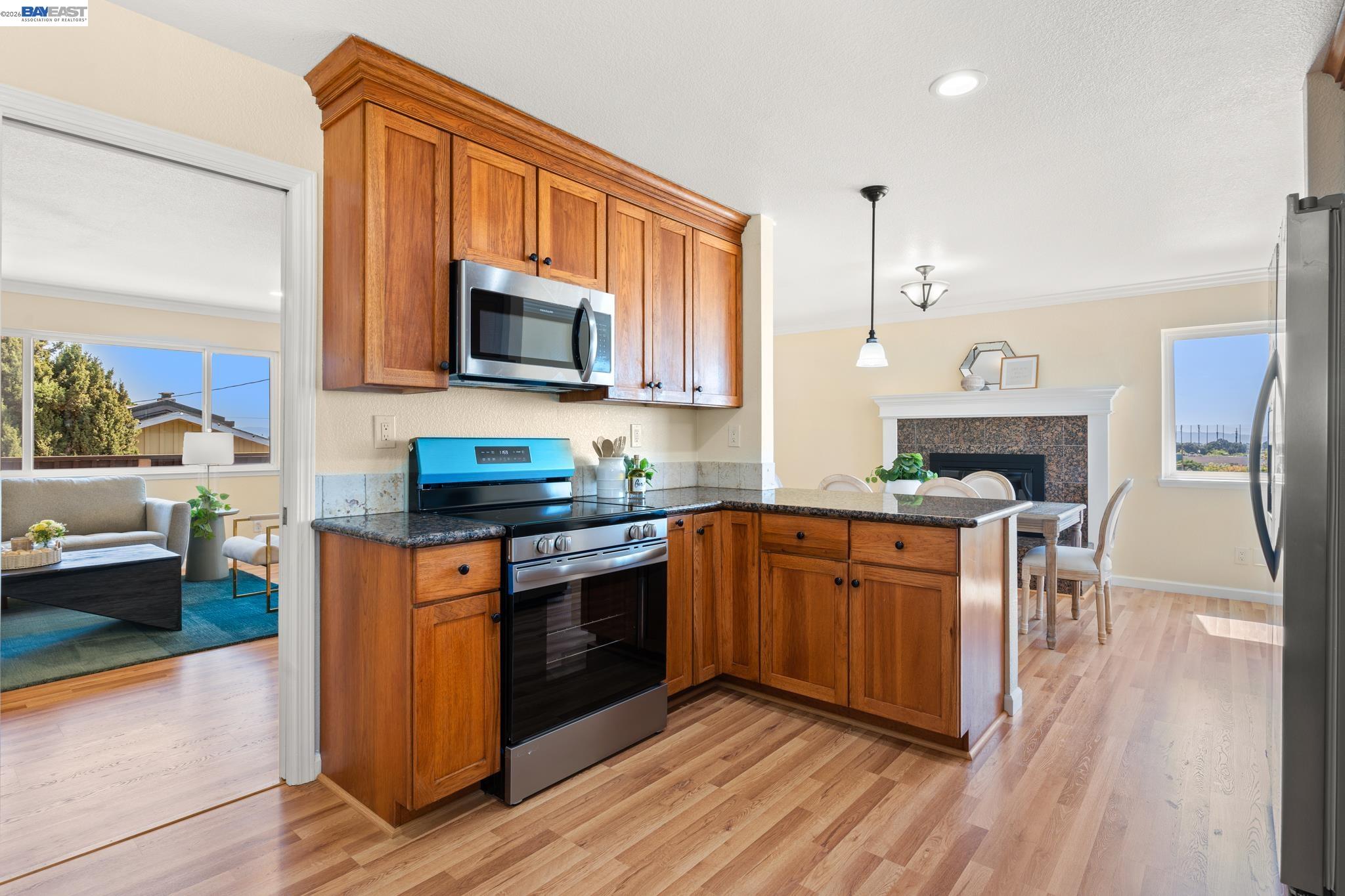 Detail Gallery Image 28 of 43 For 667 Gleneagle Ave, Hayward,  CA 94544 - 4 Beds | 3 Baths