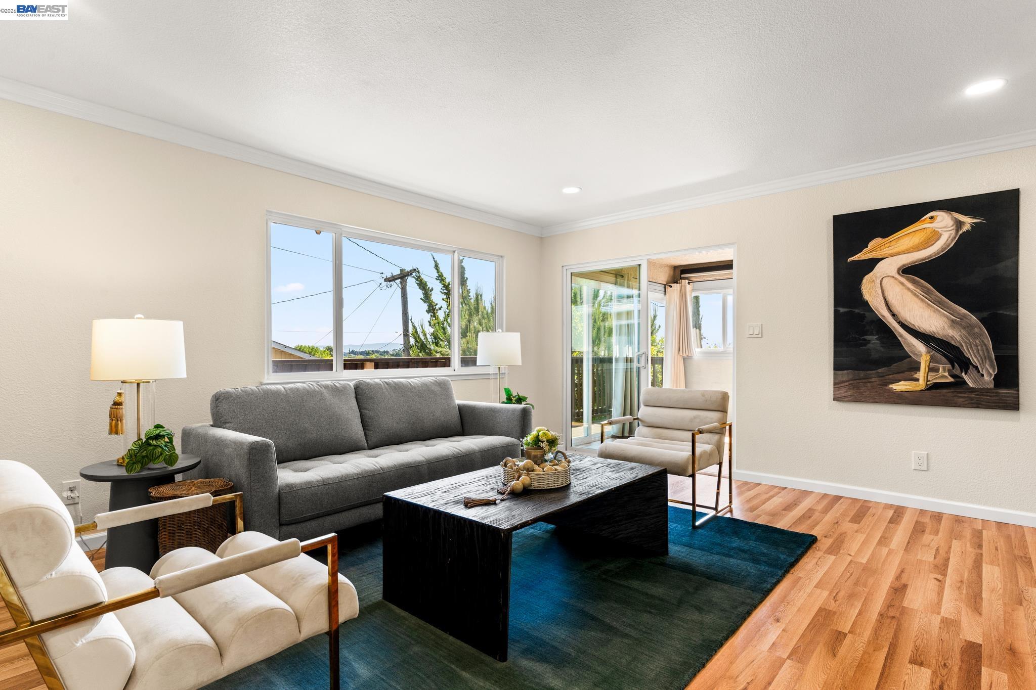 Detail Gallery Image 4 of 43 For 667 Gleneagle Ave, Hayward,  CA 94544 - 4 Beds | 3 Baths