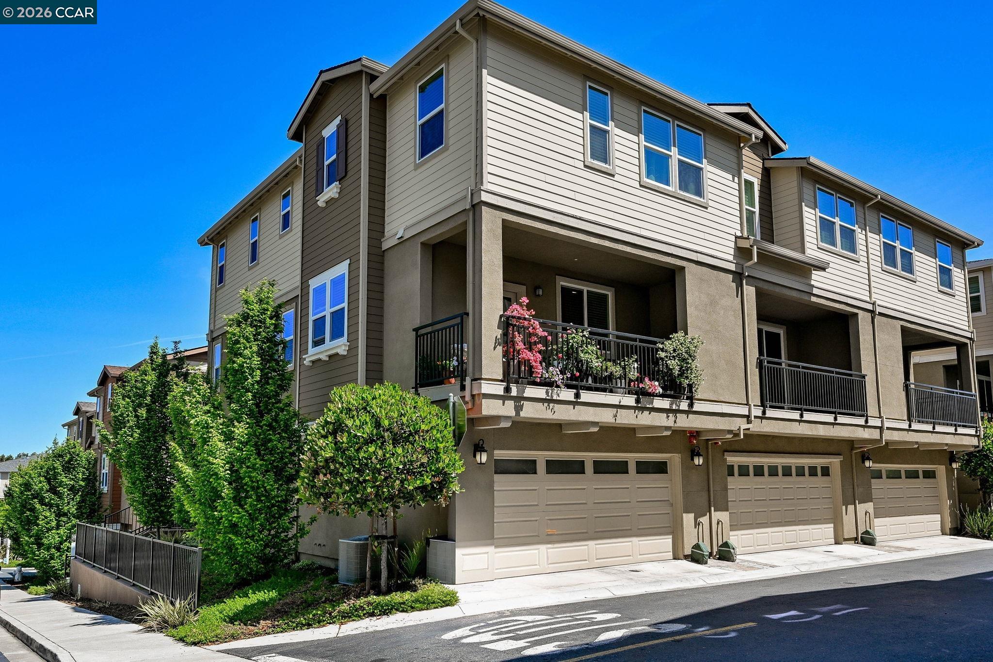 Photo #2: 41130661 Listing: Photo #2