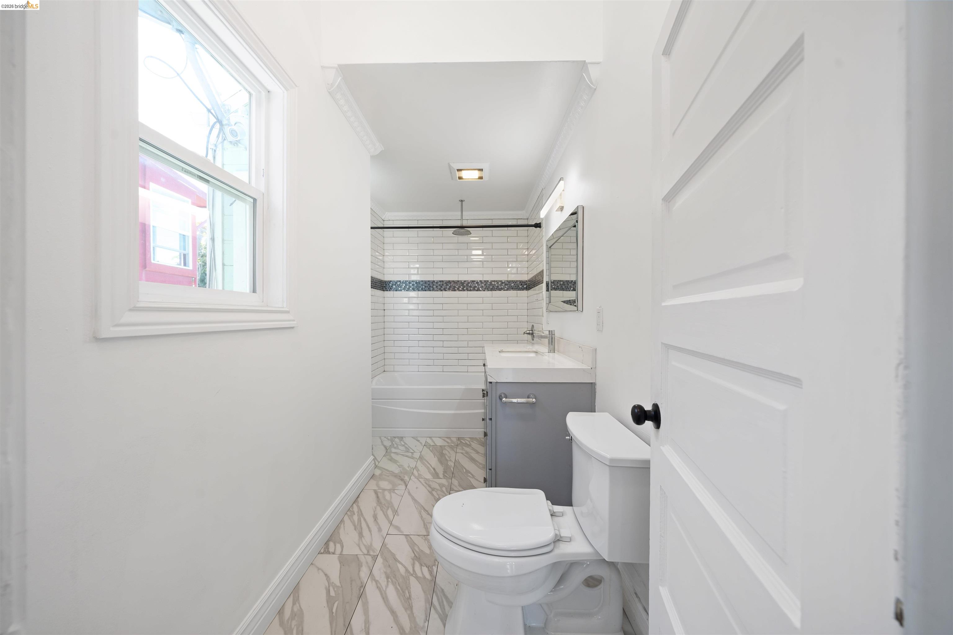 2735 11Th St, Oakland, CA, 94601