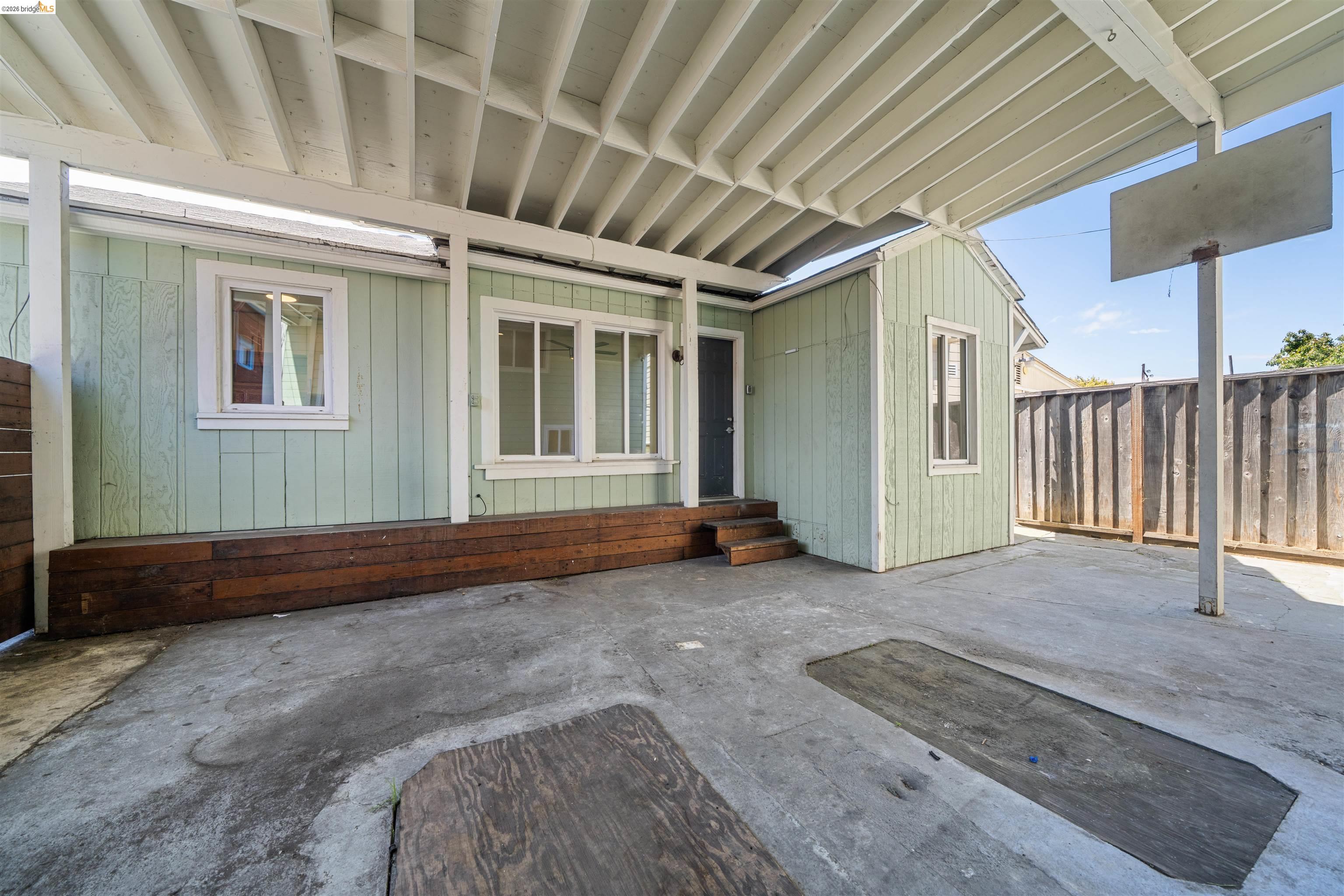 2735 11Th St, Oakland, CA, 94601