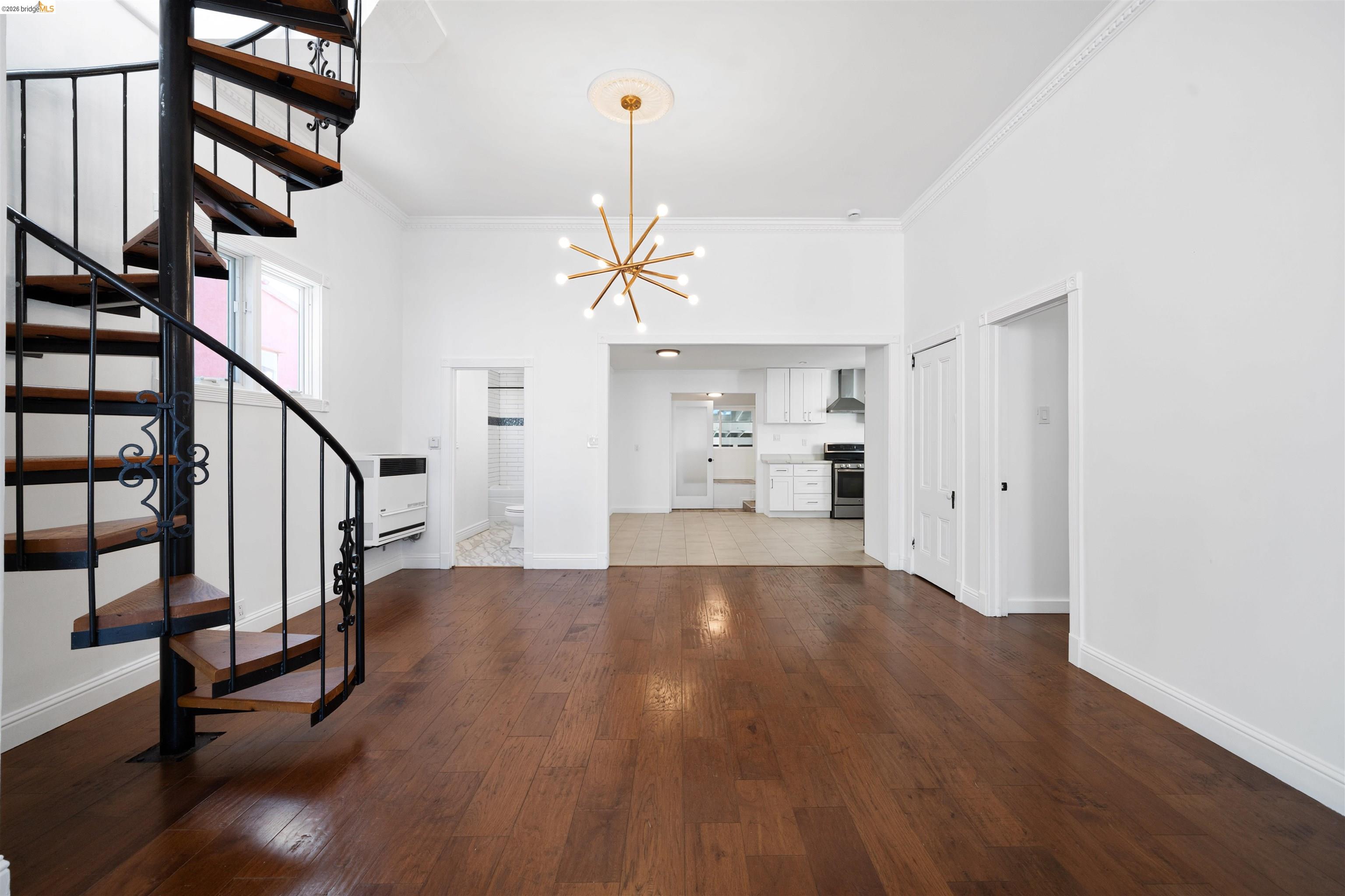 Detail Gallery Image 11 of 59 For 2735 E 11th St, Oakland,  CA 94601 - – Beds | – Baths