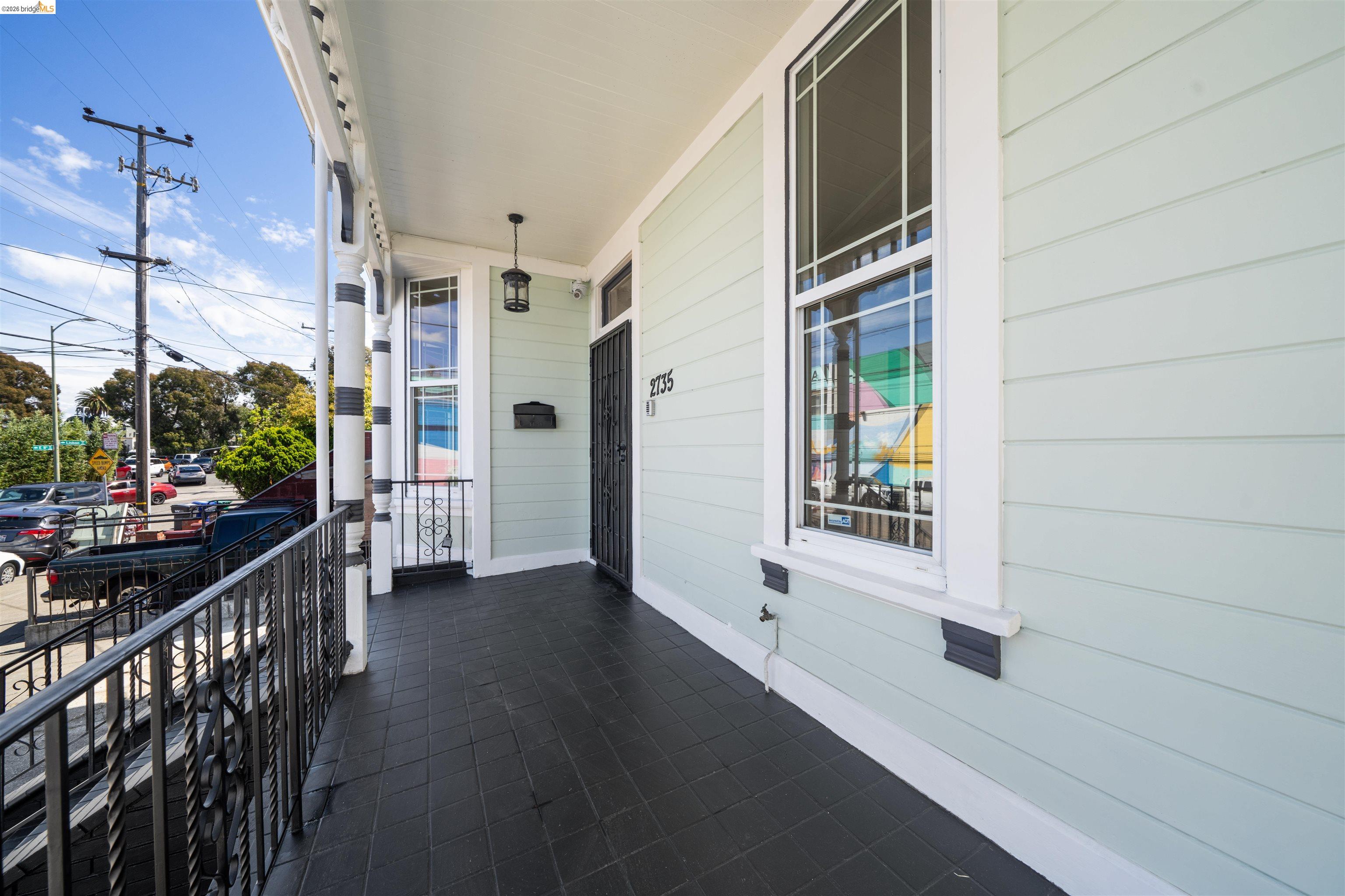 Detail Gallery Image 6 of 59 For 2735 E 11th St, Oakland,  CA 94601 - – Beds | – Baths