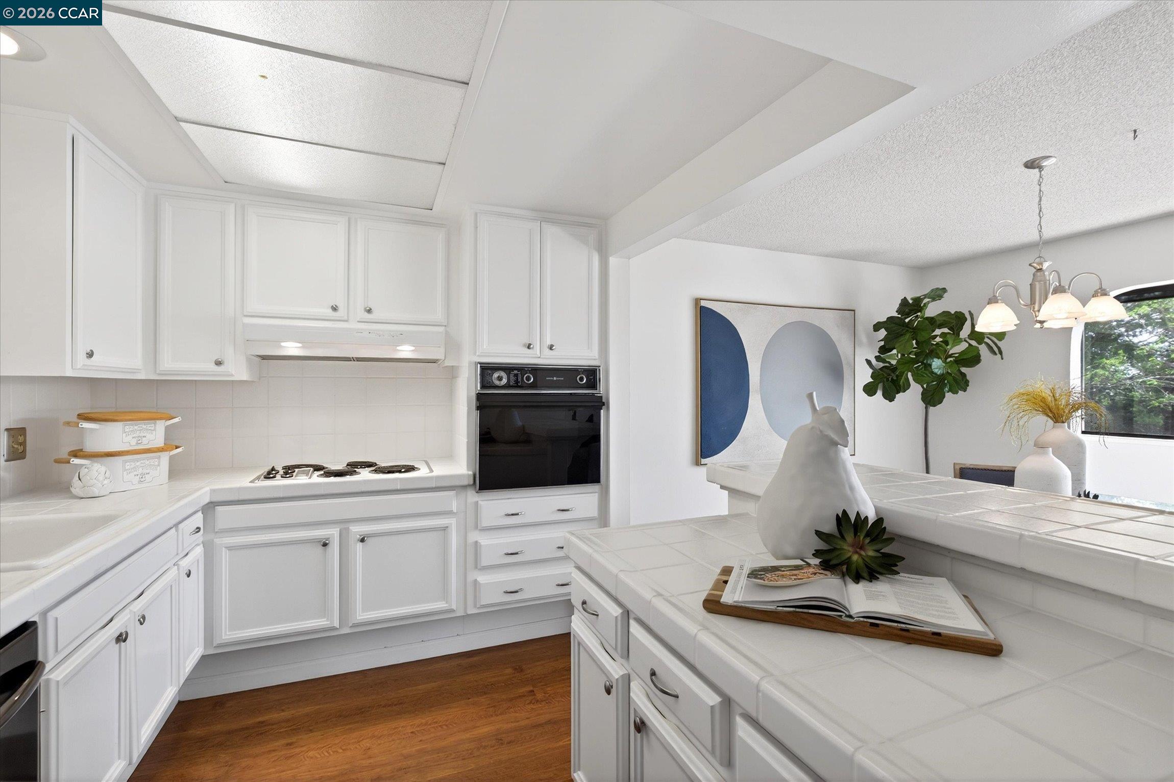 Photo #8: 41130685 Listing: Photo #8