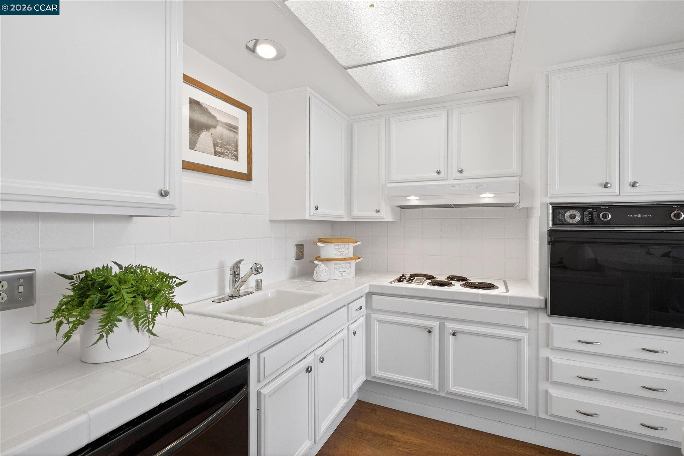 Photo #9: 41130685 Listing: Photo #9