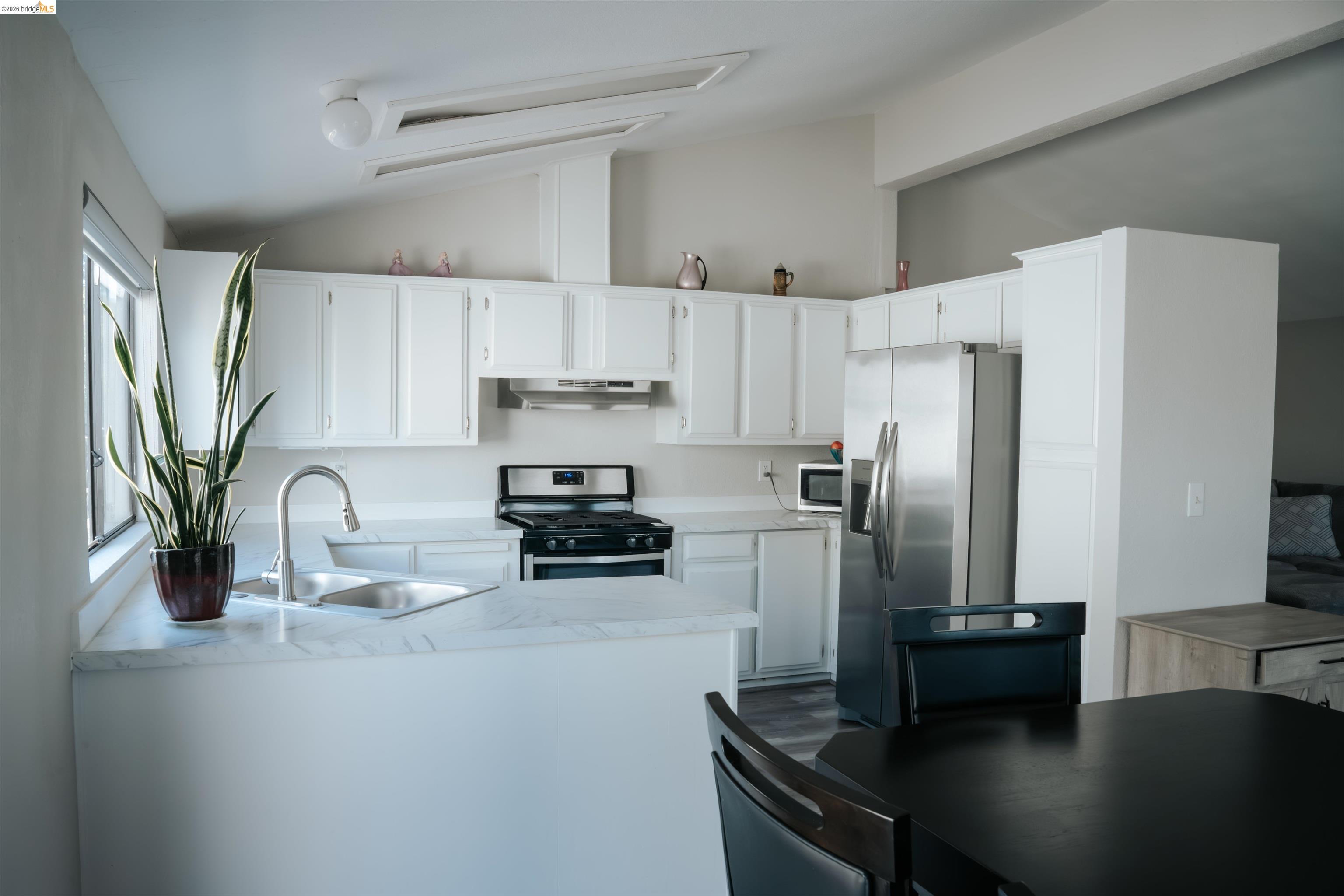 Detail Gallery Image 11 of 36 For 1909 Strasbourg Ln, Antioch,  CA 94509 - 2 Beds | 2 Baths