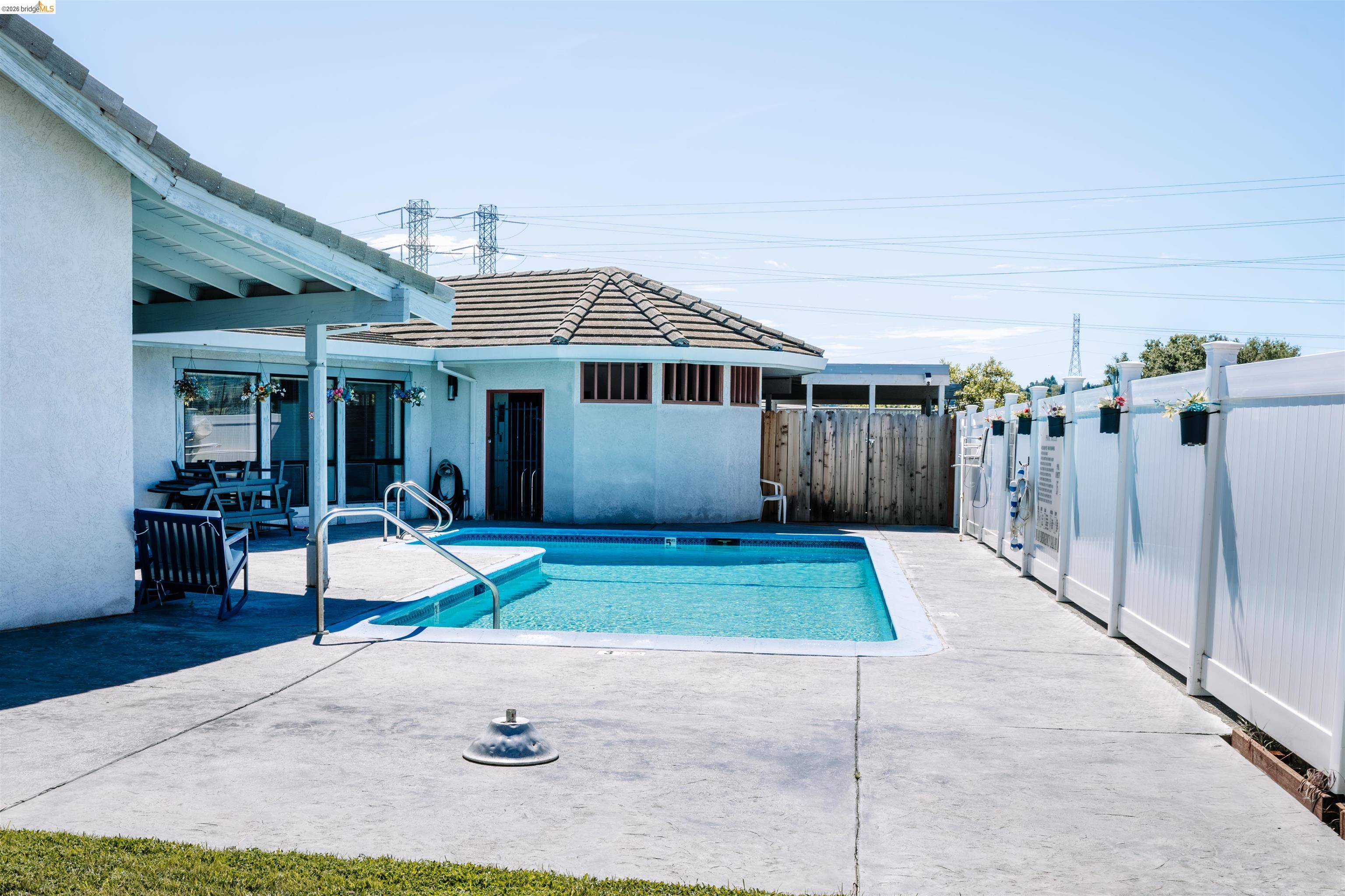 Detail Gallery Image 30 of 36 For 1909 Strasbourg Ln, Antioch,  CA 94509 - 2 Beds | 2 Baths